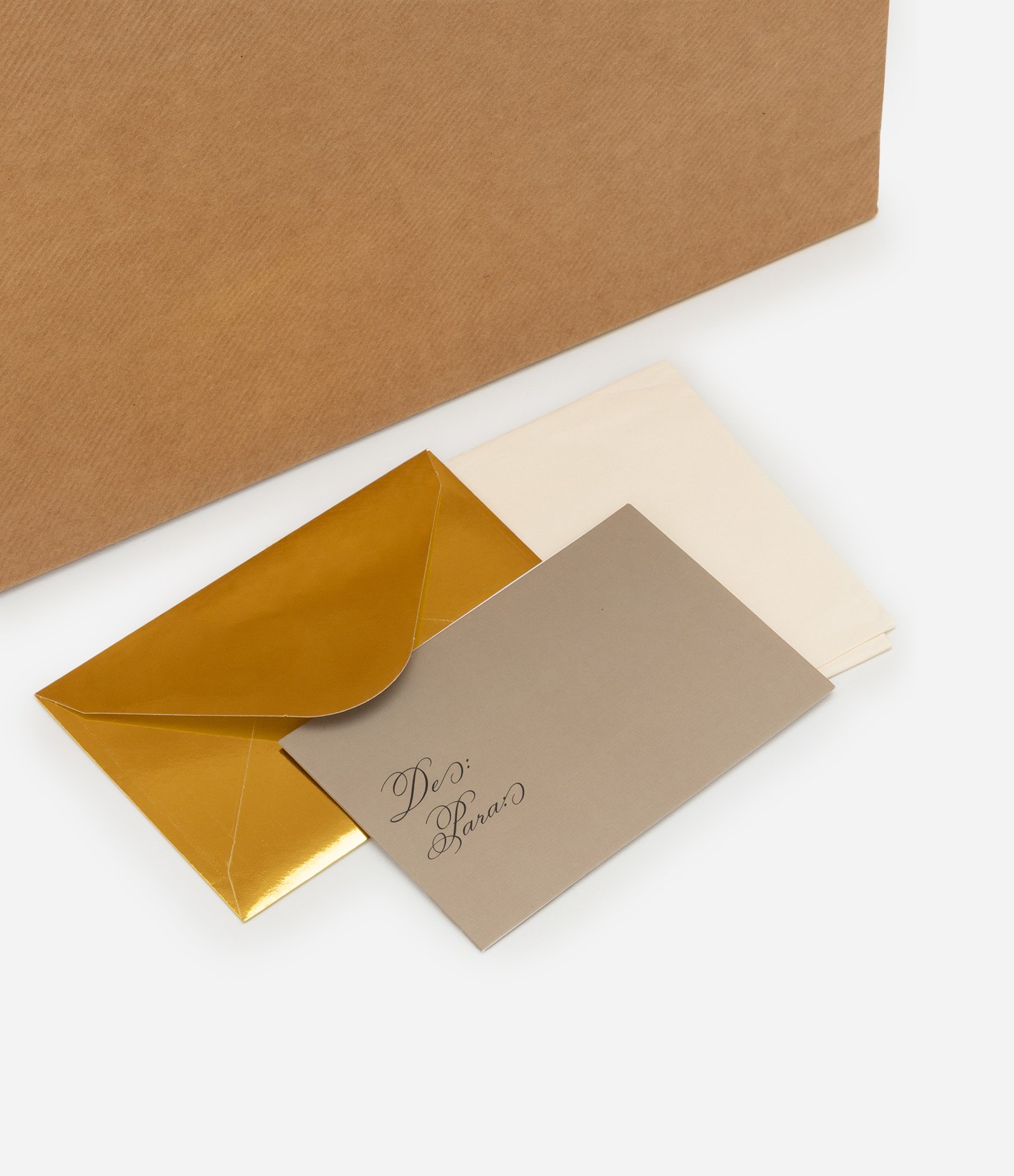 Embalagem de Presente Média com Textura Marrom 4