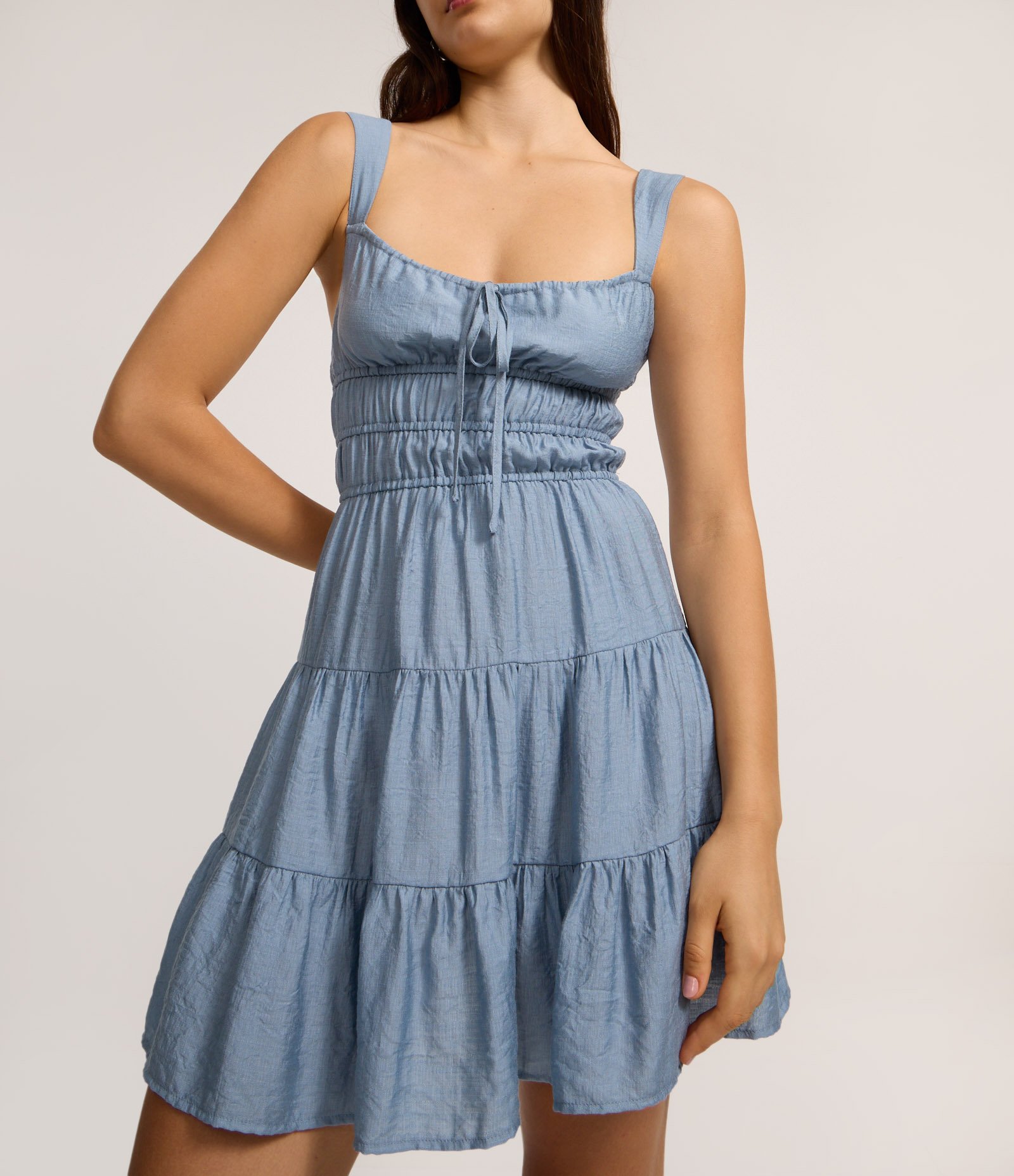 Vestido Evasê Curto com Amarração e Babados Azul 3