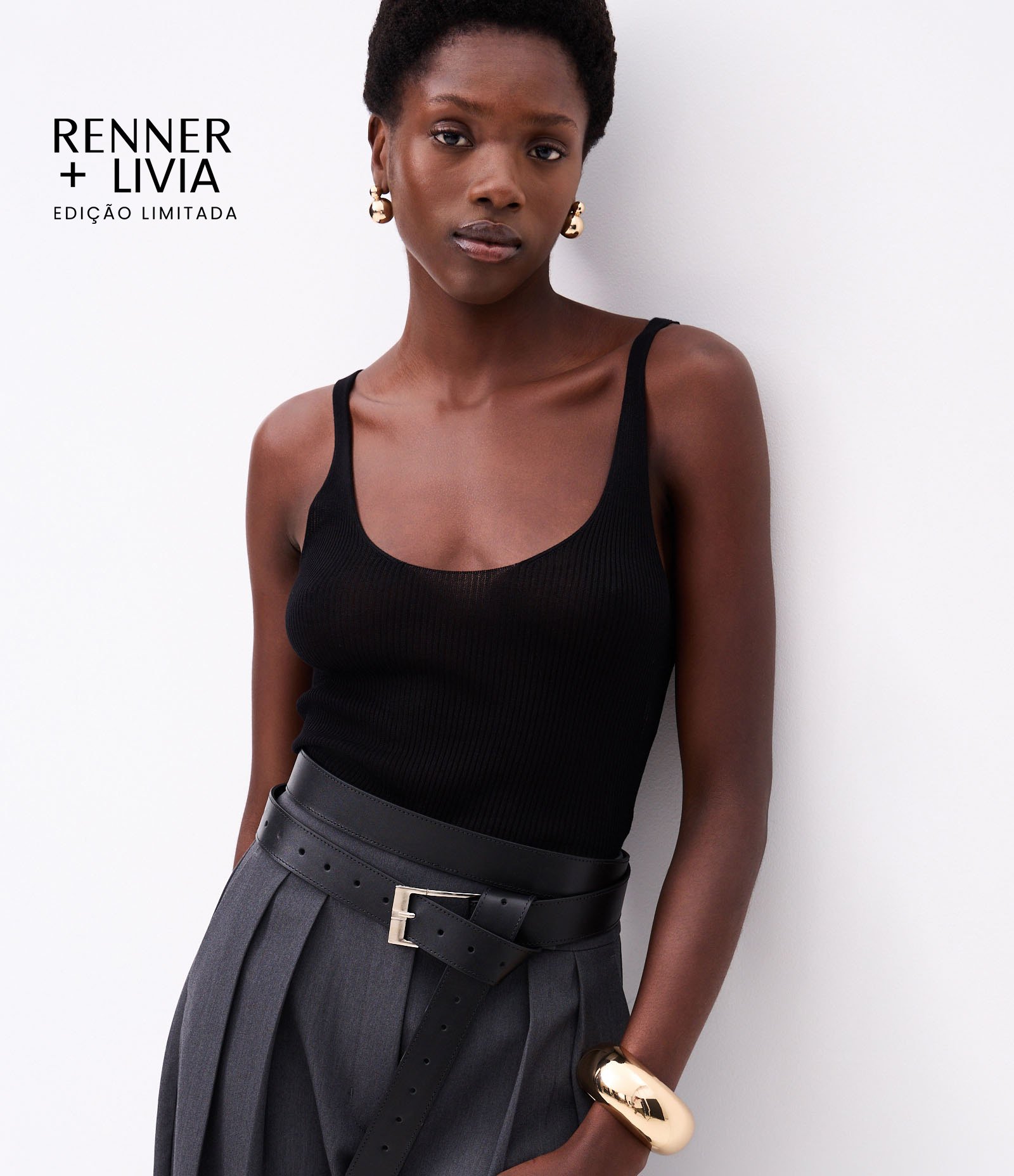 Blusa em Tricô com Decote U e Alça Média Preto 1