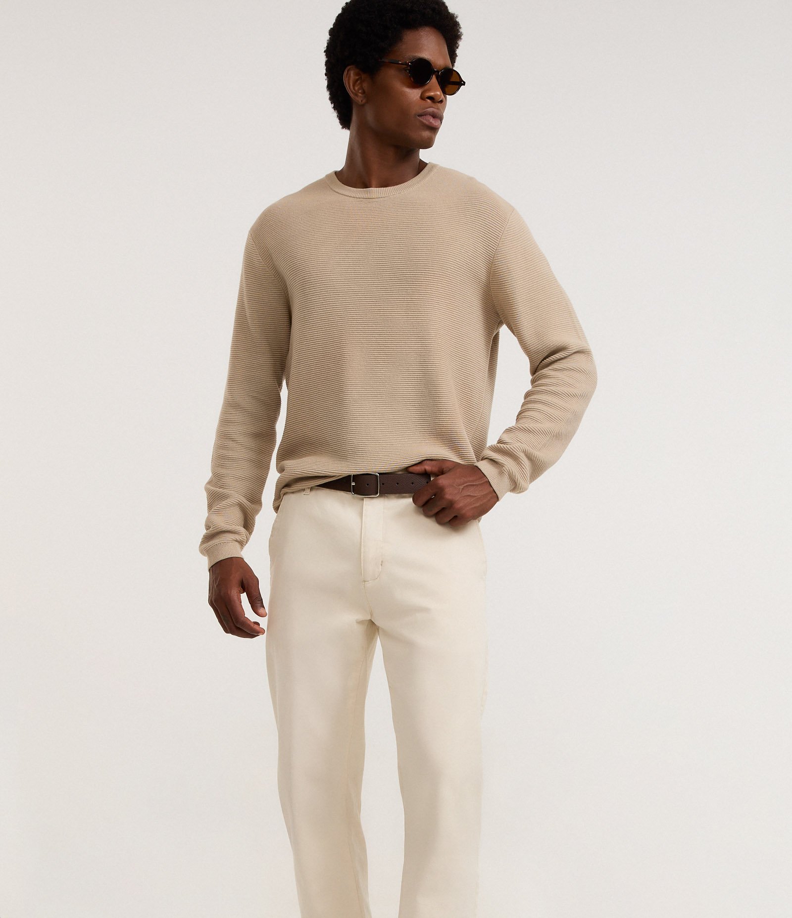 Calça Slim em Sarja com Lavagem Estonada Cinza Claro 3