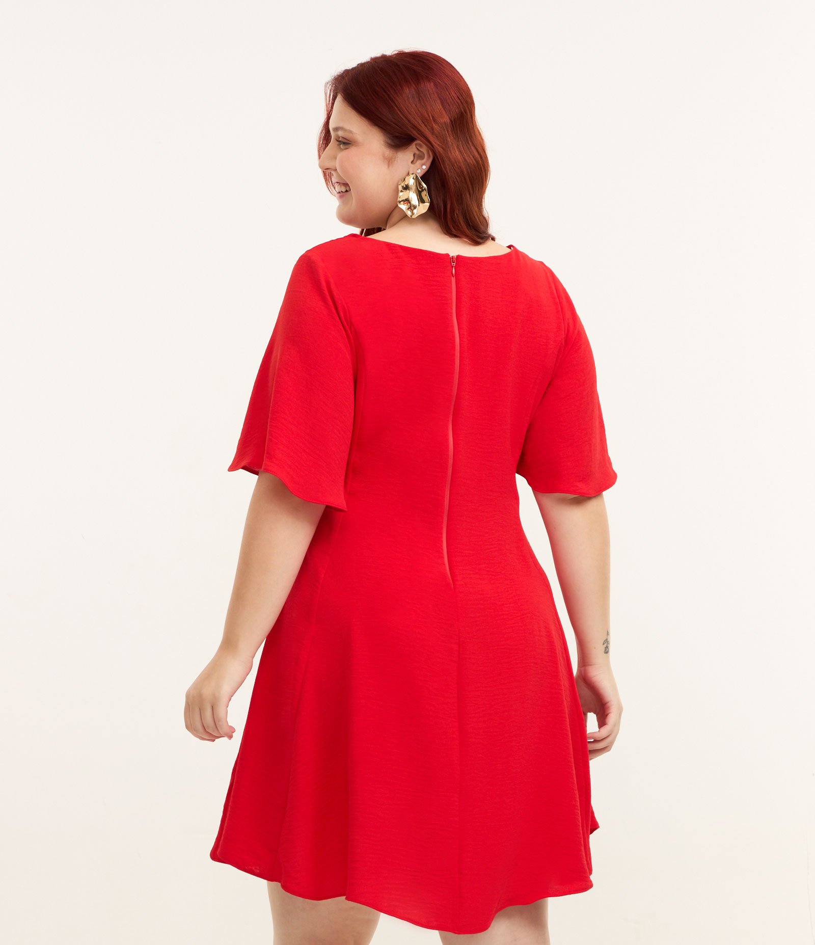 Vestido Curto em Crepe com Decote V Curve & Plus Size Vermelho 4