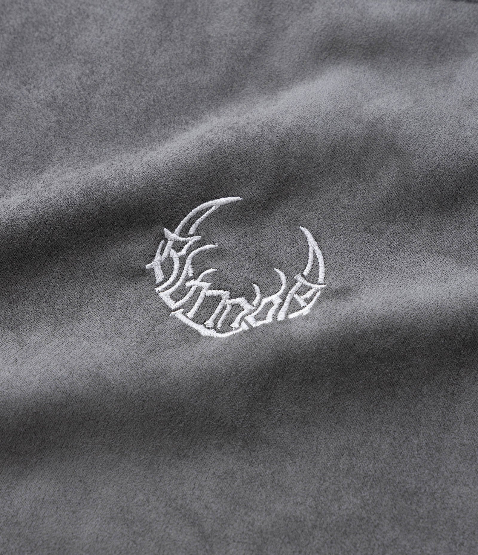 Camiseta Oversized em Meia Malha com Estampa Lettering e Bordado Cinza 5