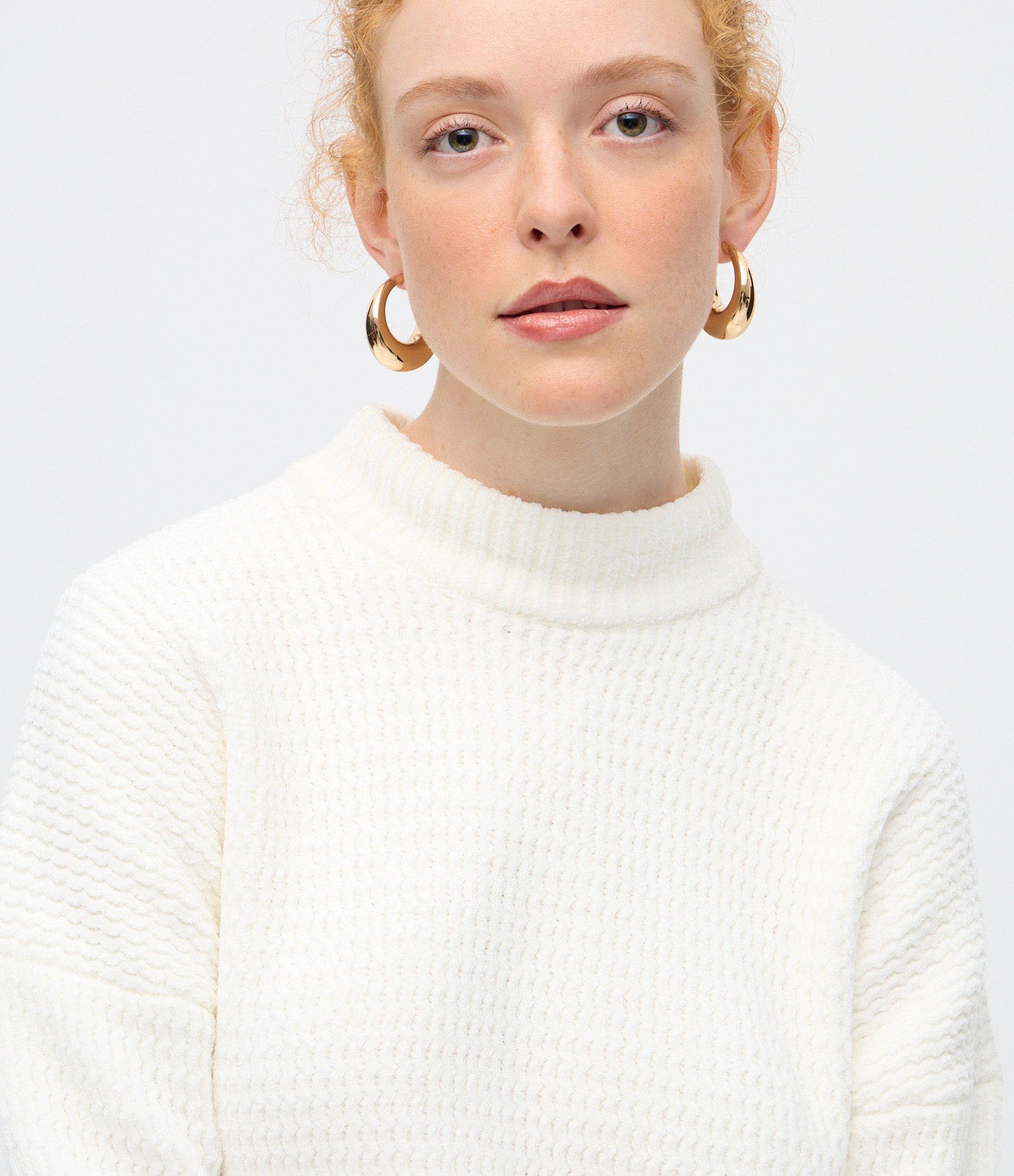 Suéter Oversized em Tricô Texturizado com Gola Alta Branco 4