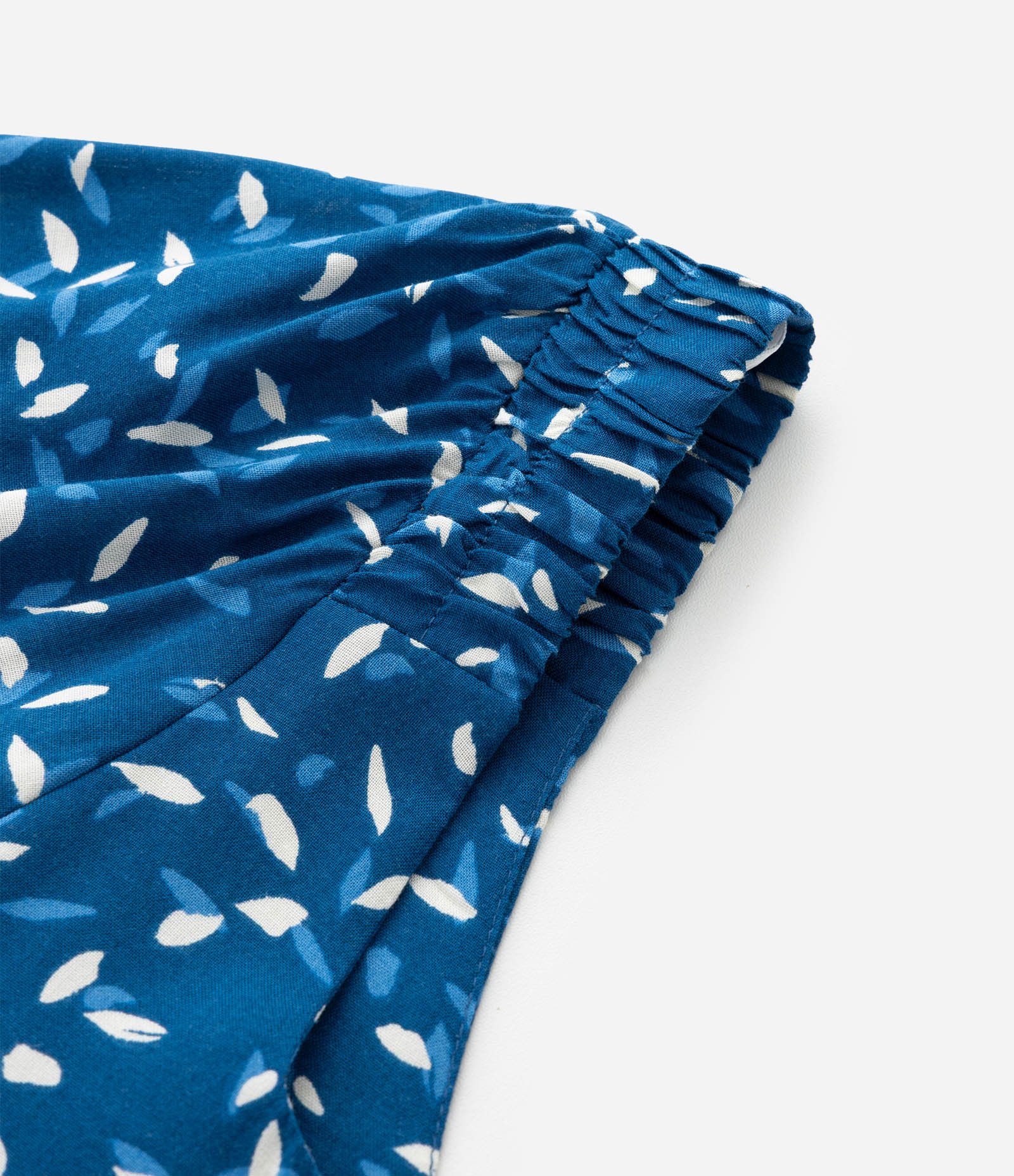 Blusa em Viscose com Estampa de Sementes Curve & Plus Size Azul 4