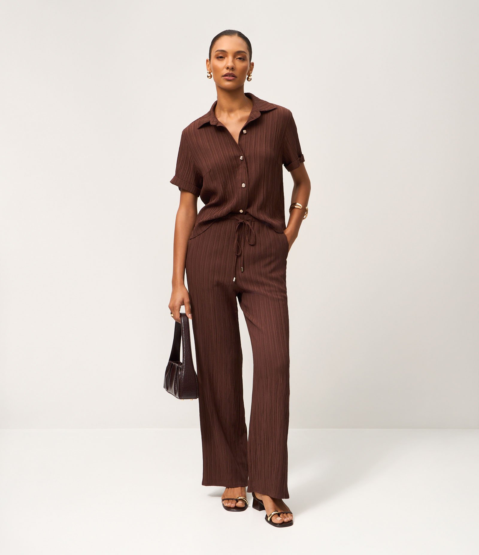 Camisa Texturizada em Viscose com Botões Diferenciados Marrom 2