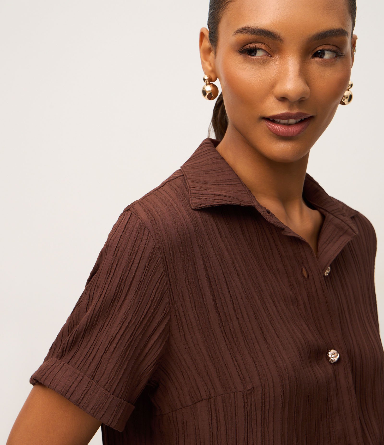 Camisa Texturizada em Viscose com Botões Diferenciados Marrom 3