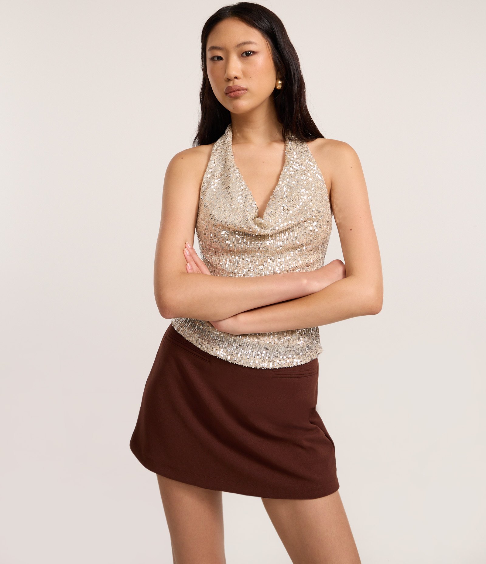 Short Saia em Crepe com Bolsinhos Frontais Marrom 2