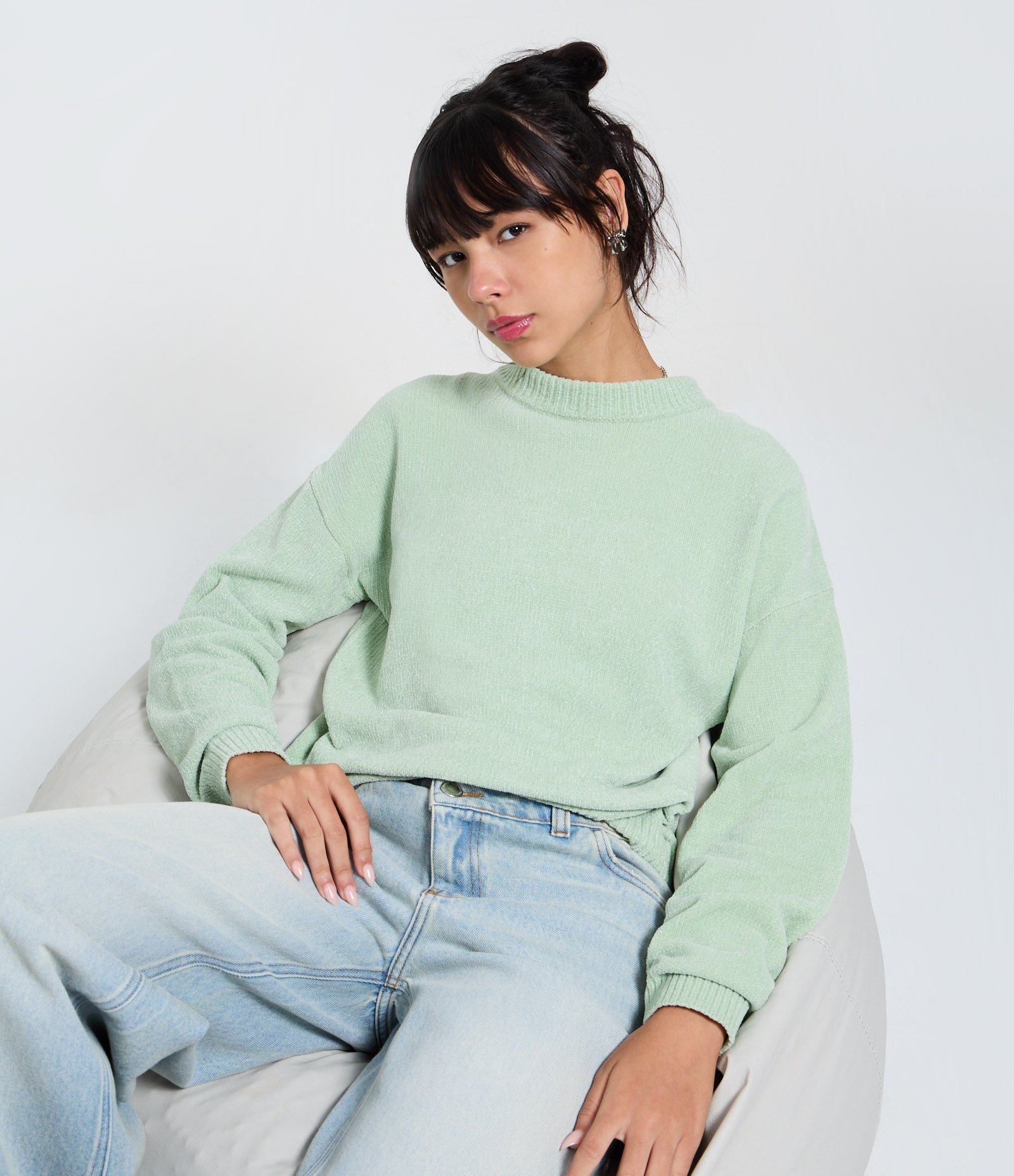 Blusa Slim em Tricô Chenille com Gola Redonda Verde Claro 1