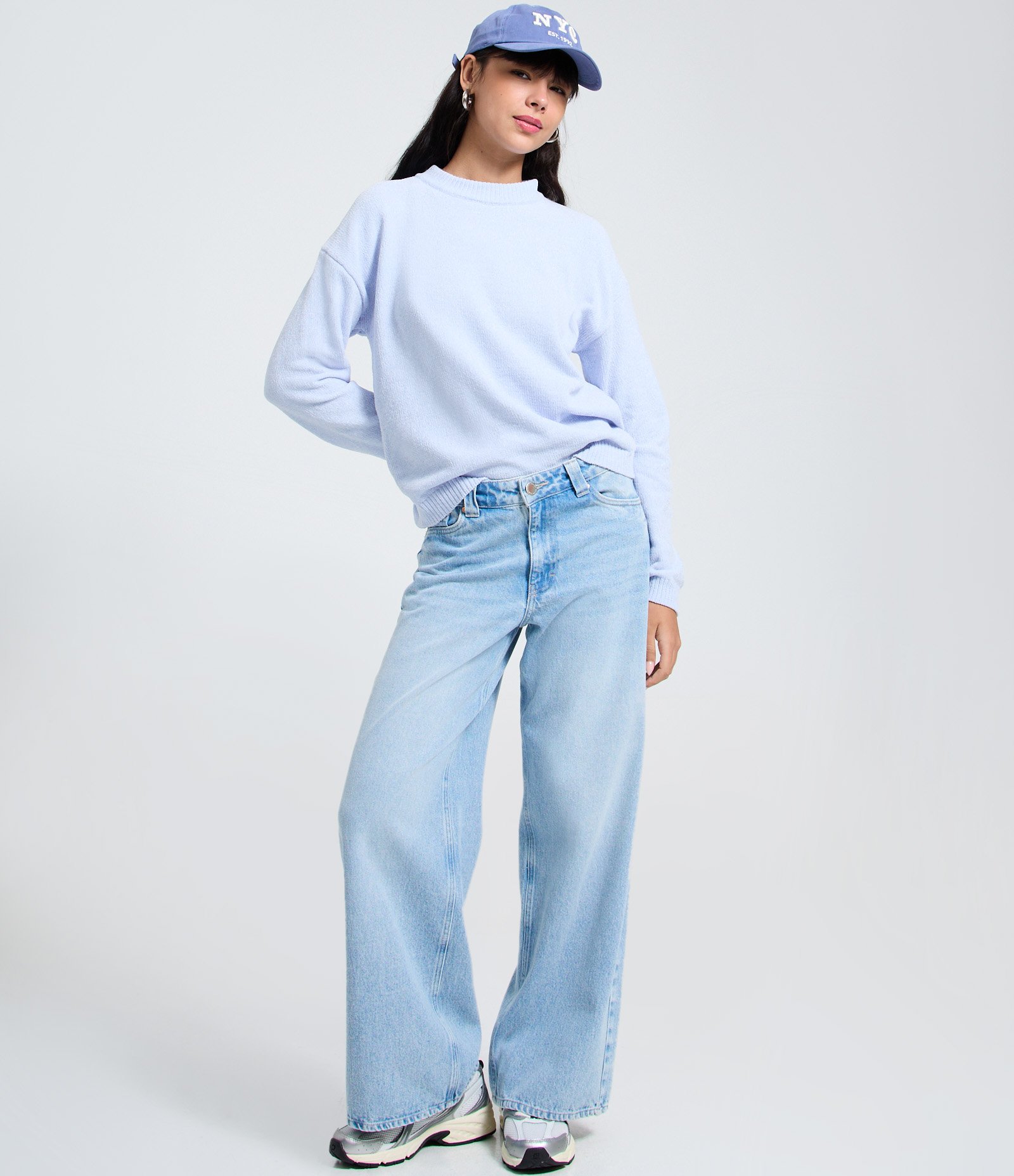 Blusa Slim em Tricô Chenille com Gola Redonda Azul Suave 2