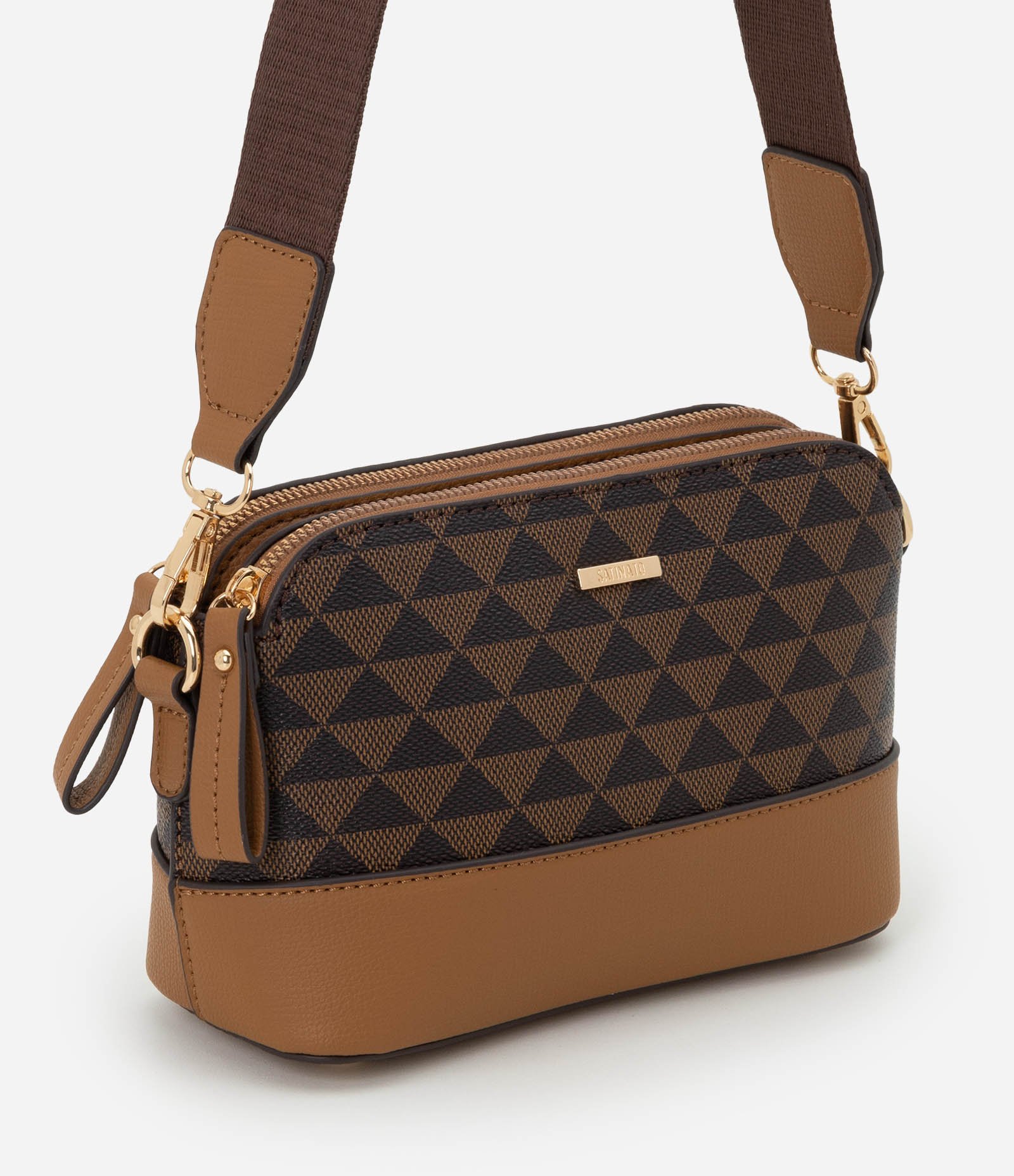 Bolsa Transversal Pequena com Estampa Triangular Marrom 1