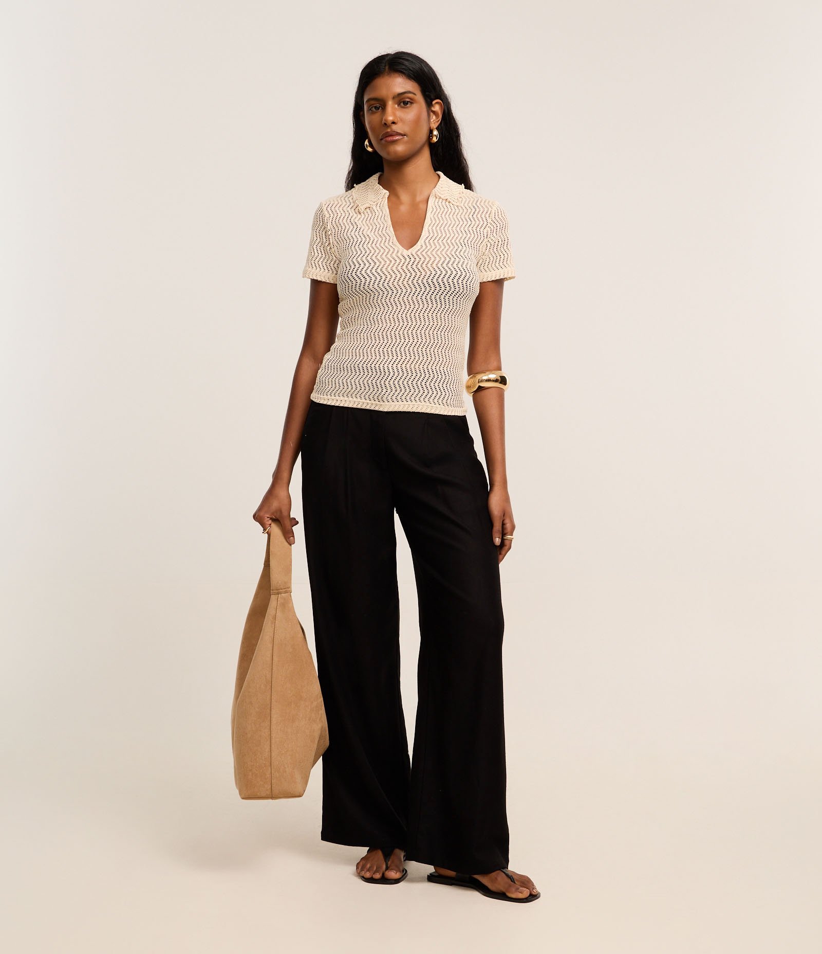 Blusa Slim com Efeito Macramê e Gola Polo Bege 2