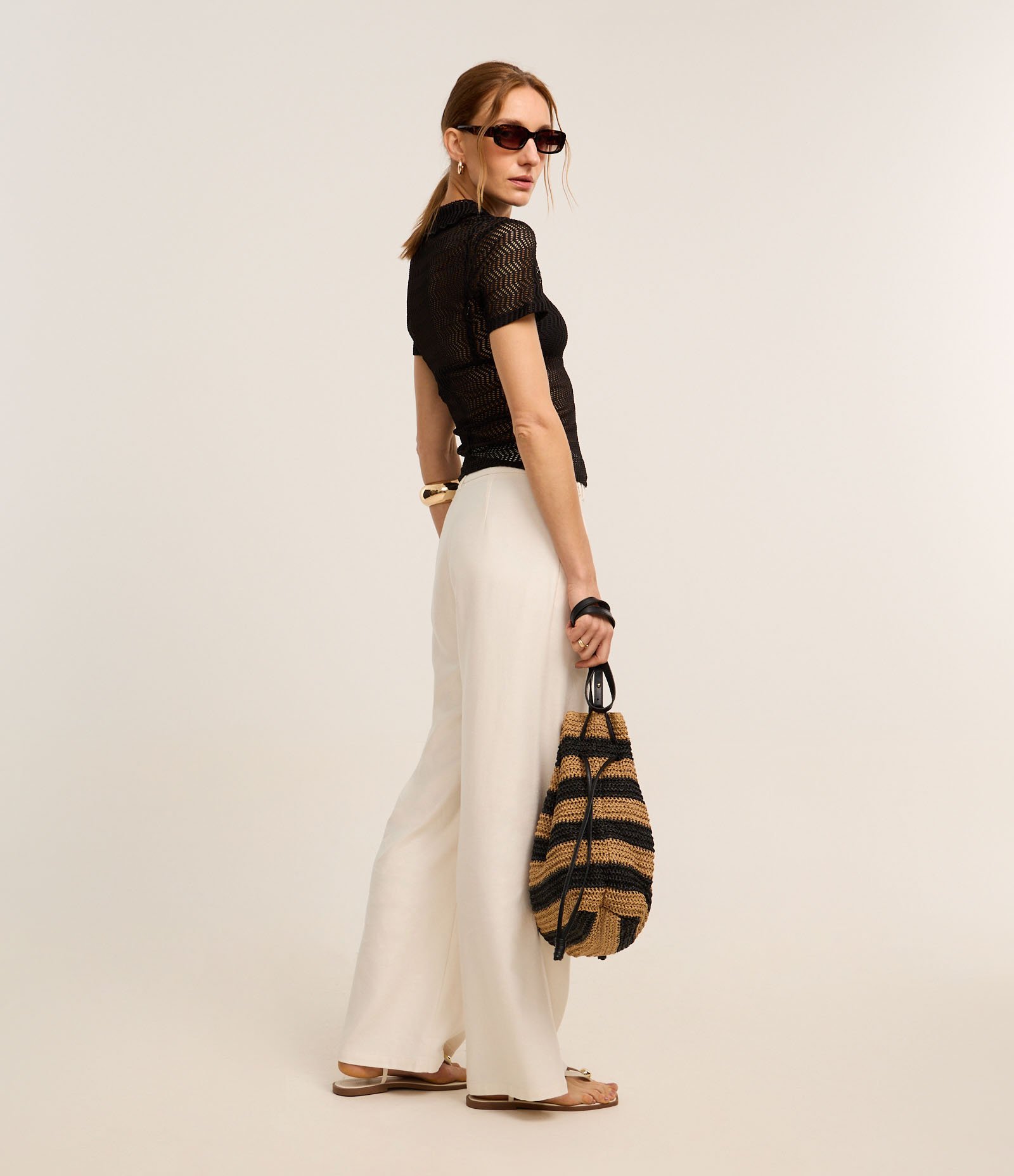 Blusa Slim com Efeito Macramê e Gola Polo Preto 5