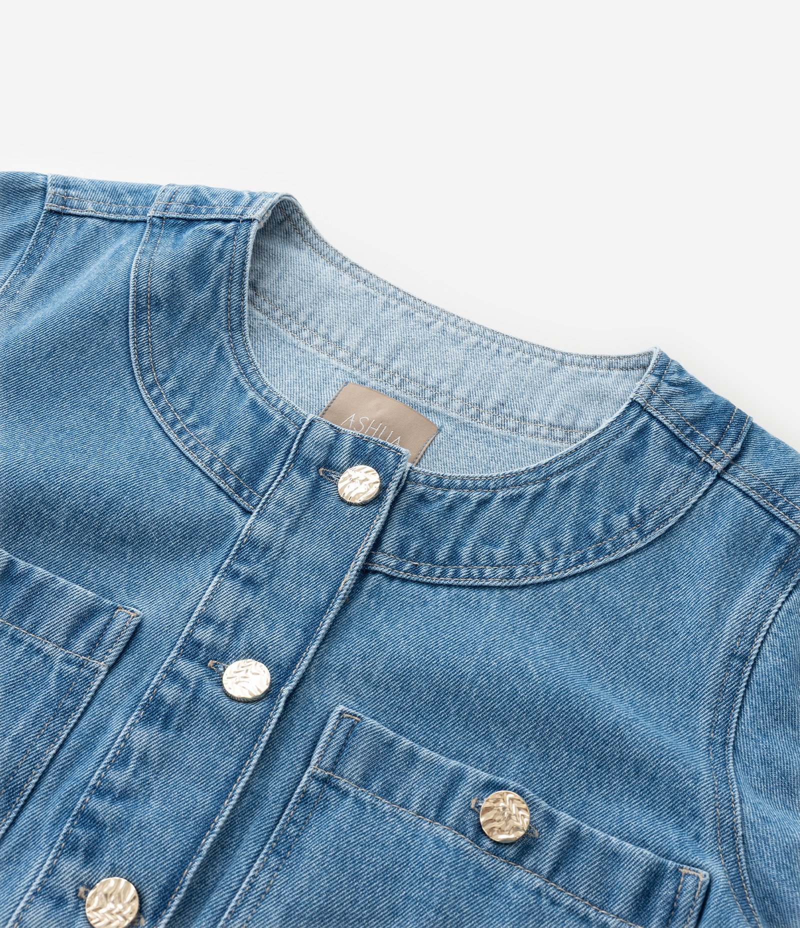 Blusa em Jeans com Bolsos e Botões Curve & Plus Size Azul 6