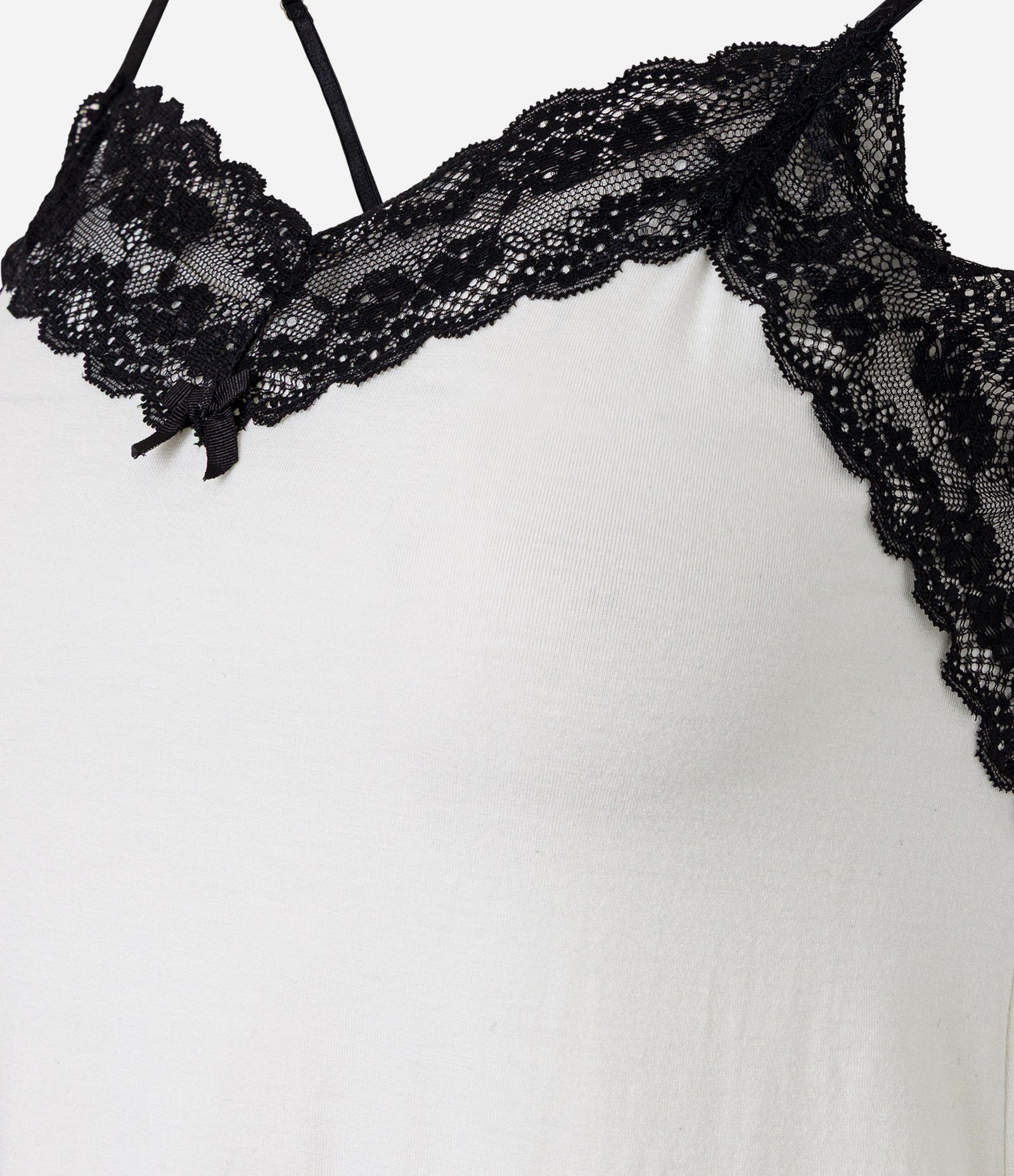 Pijama Short Doll em Viscose com Alcinha e Aplicação de Renda Branco 6