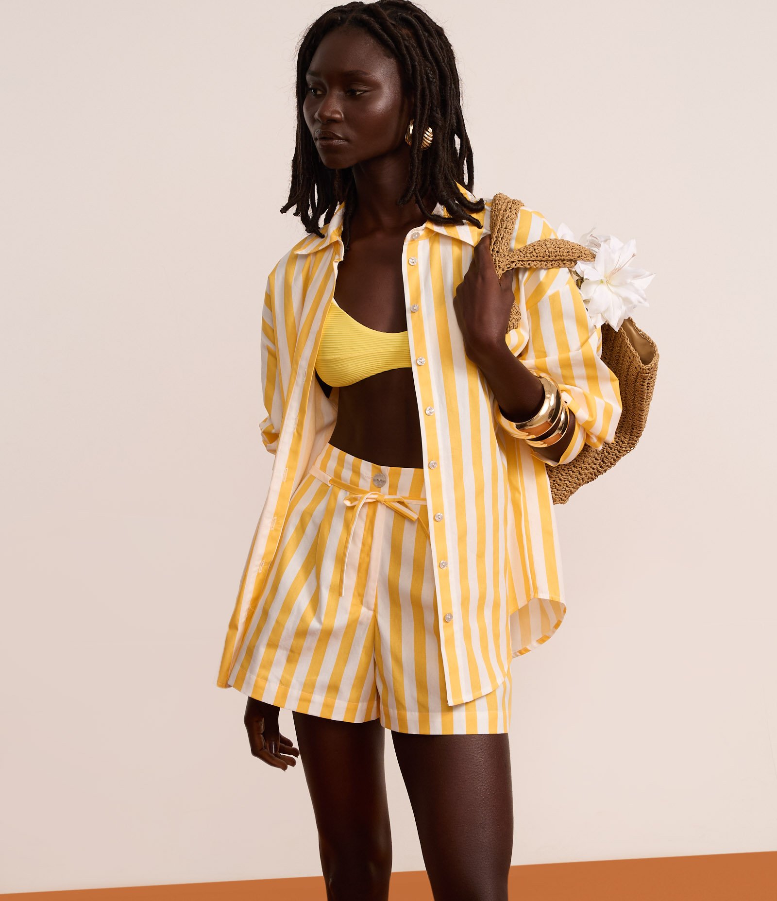 Short em Tricoline com Listras e Cinto de Amarração Amarelo 5