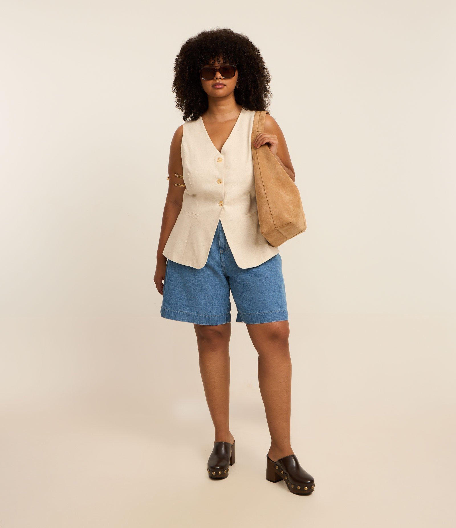 Bermuda em Jeans com Bolsos Curve & Plus Size Azul 1