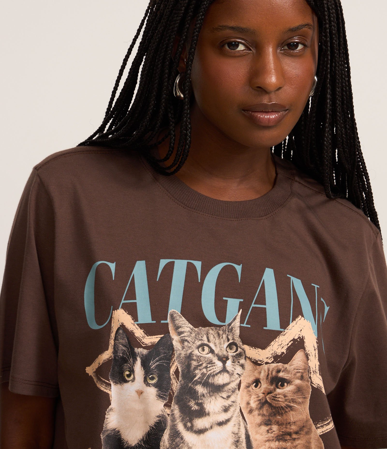 Camiseta T-shirt em Algodão com Estampa Gangue de Gatinhos Marrom 3