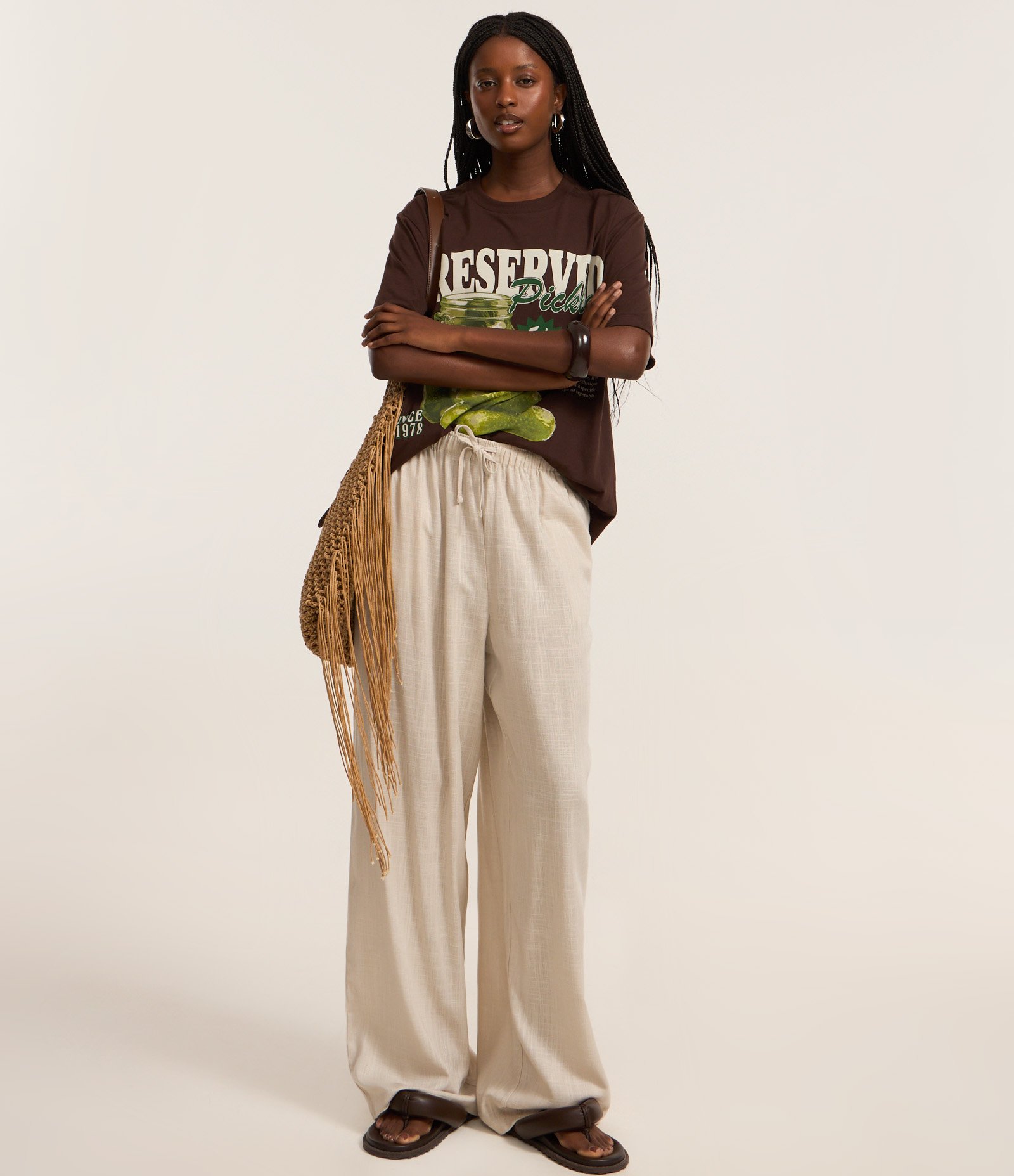 Camiseta T-shirt em Algodão com Estampa Reserva de Pepinos Marrom 2