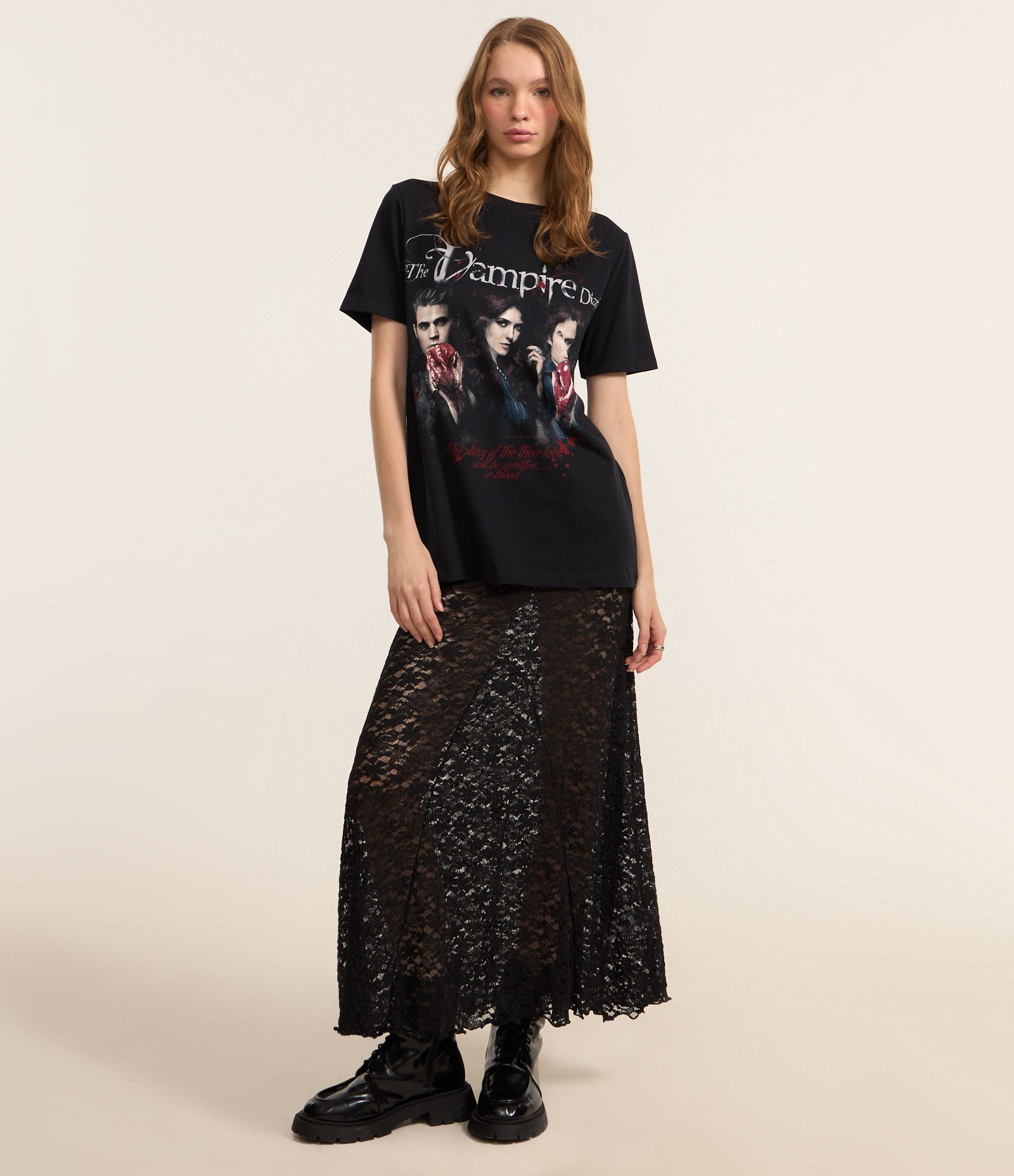 Camiseta T-shirt com Estampa Vampire Diaries Preto 2