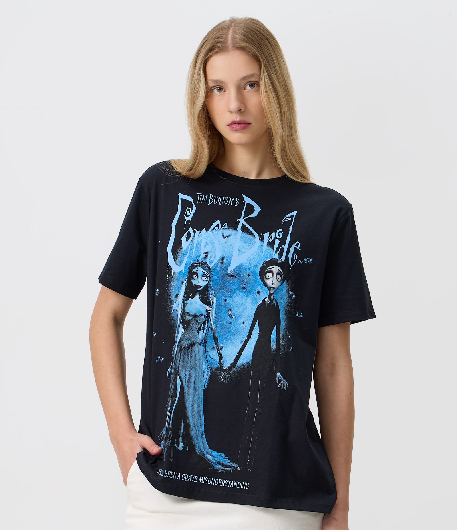 Camiseta T-shirt em Algodão com Estampa Noiva Cadáver Preto 3