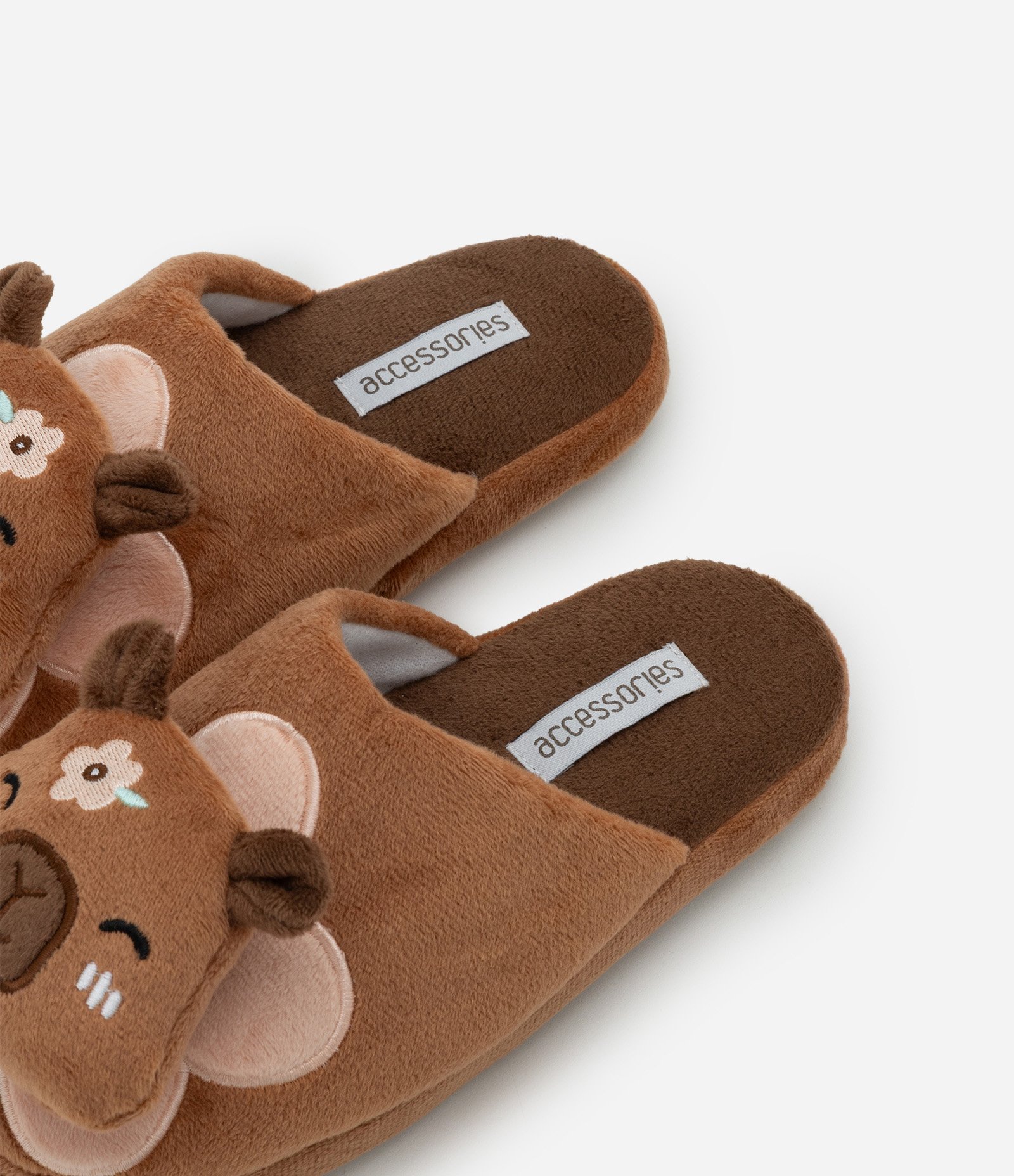 Pantufa Infantil Fleece com Capivara Divertida Aplicada – Tam 29 a 36 Marrom 2