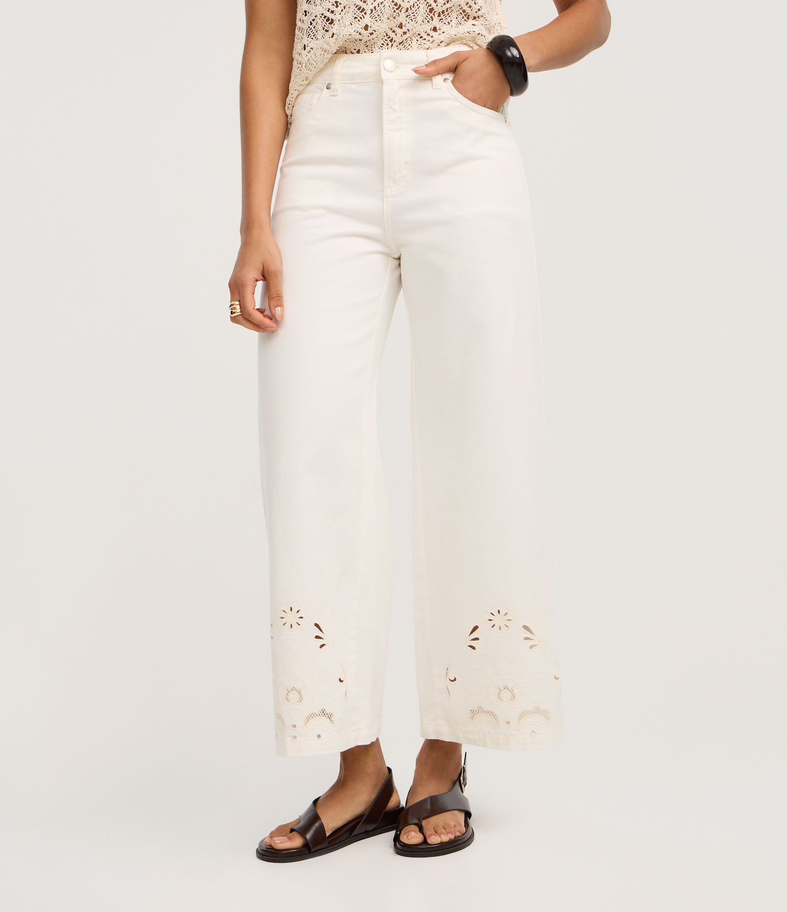 Calça Wide Leg Cropped em Sarja com Bordado Paisley Off White 3