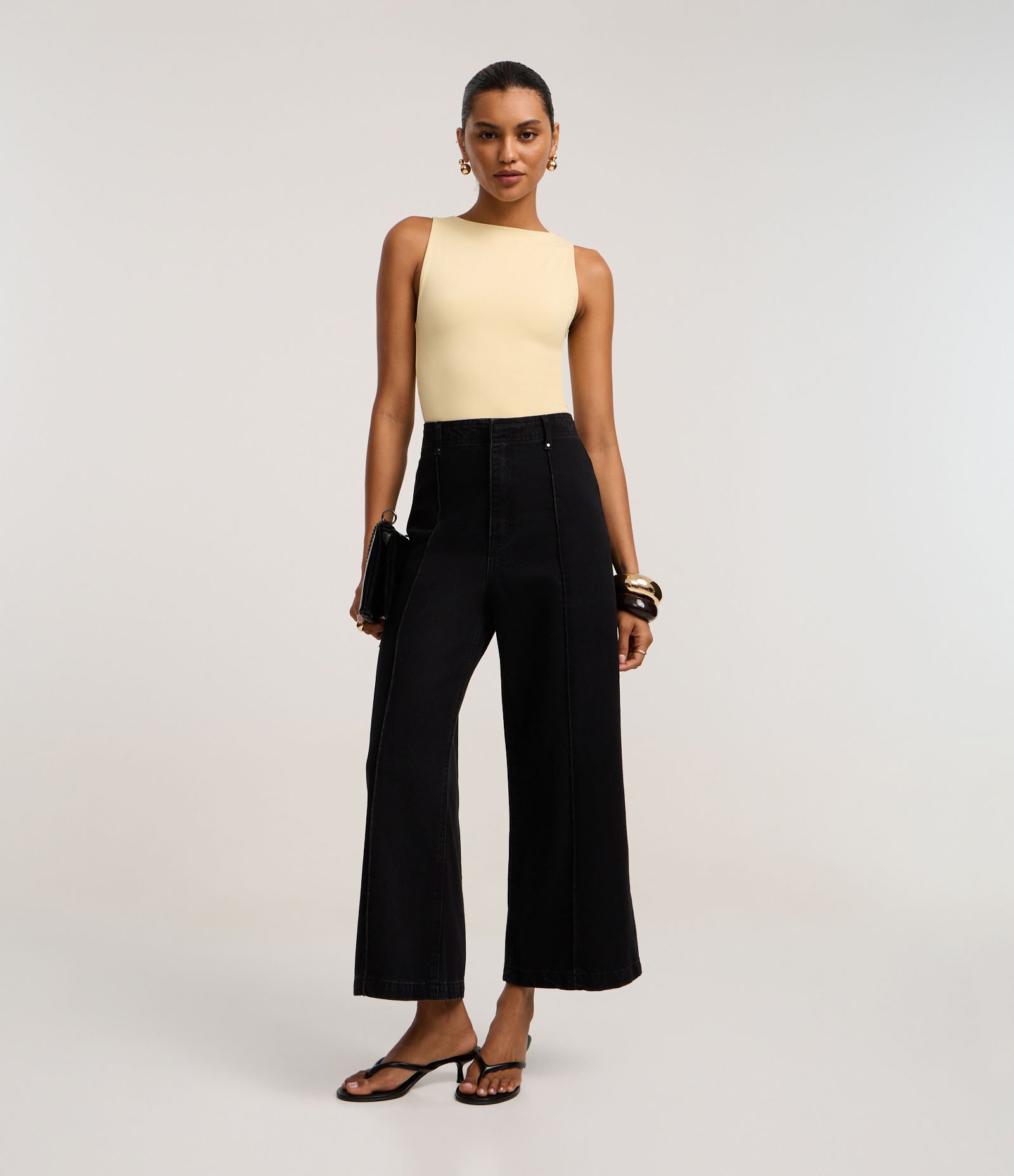 Body Básico em Poliamida com Gola Redonda Amarelo Claro 2