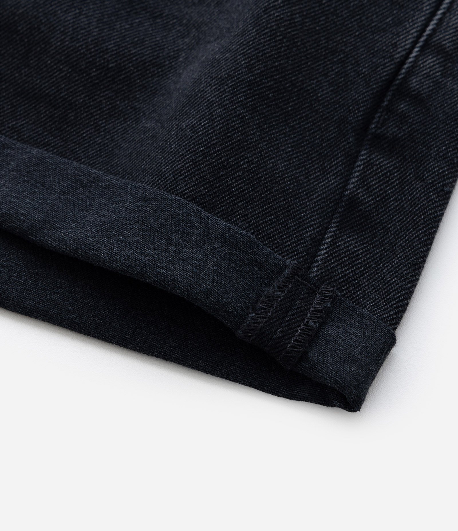 Short Mom em Jeans com Barra Dobrada Curve & Plus Size Preto 5