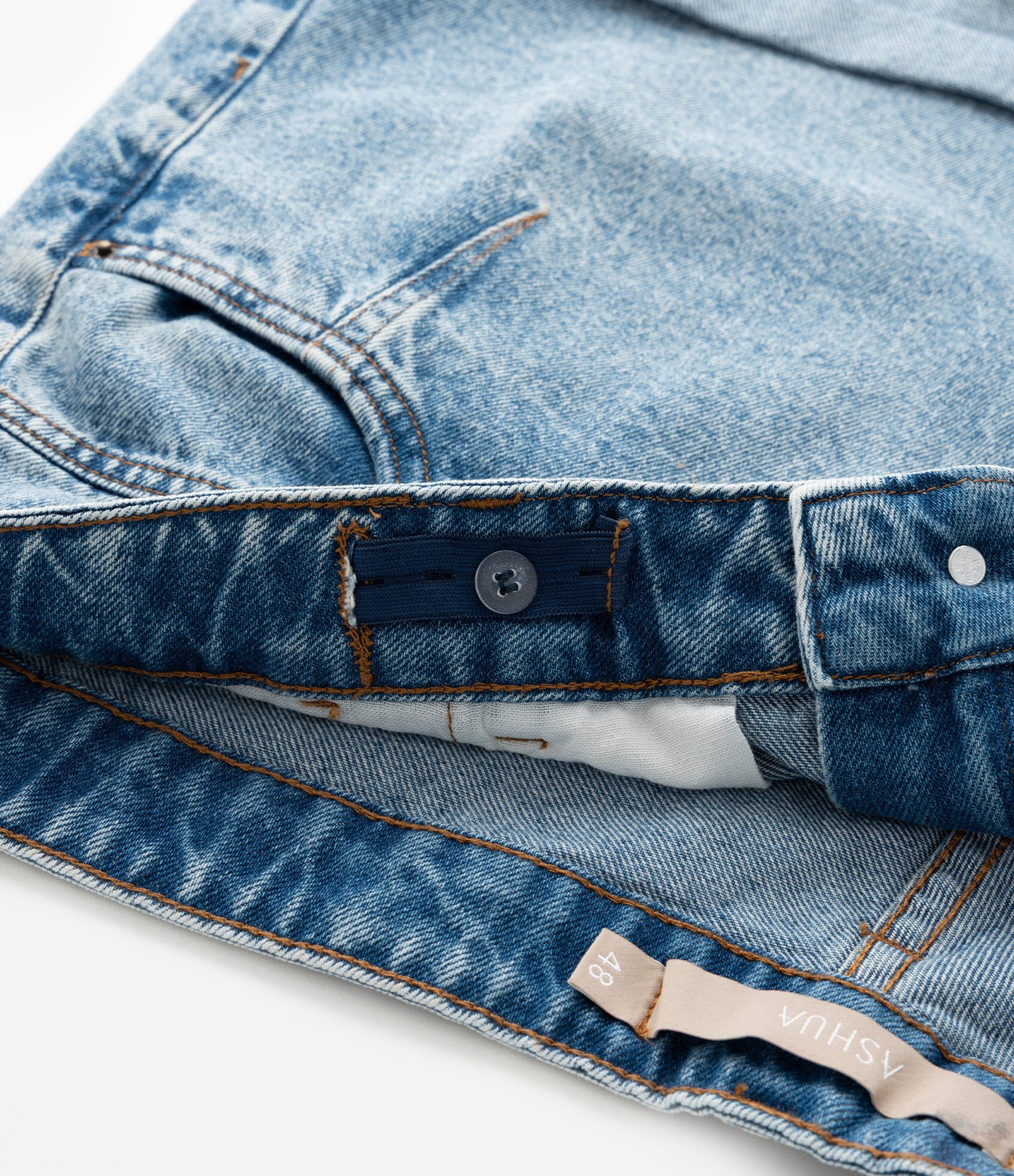 Short Mom em Jeans com Recorte e Barra Dobrada Curve & Plus Size Azul Claro 9