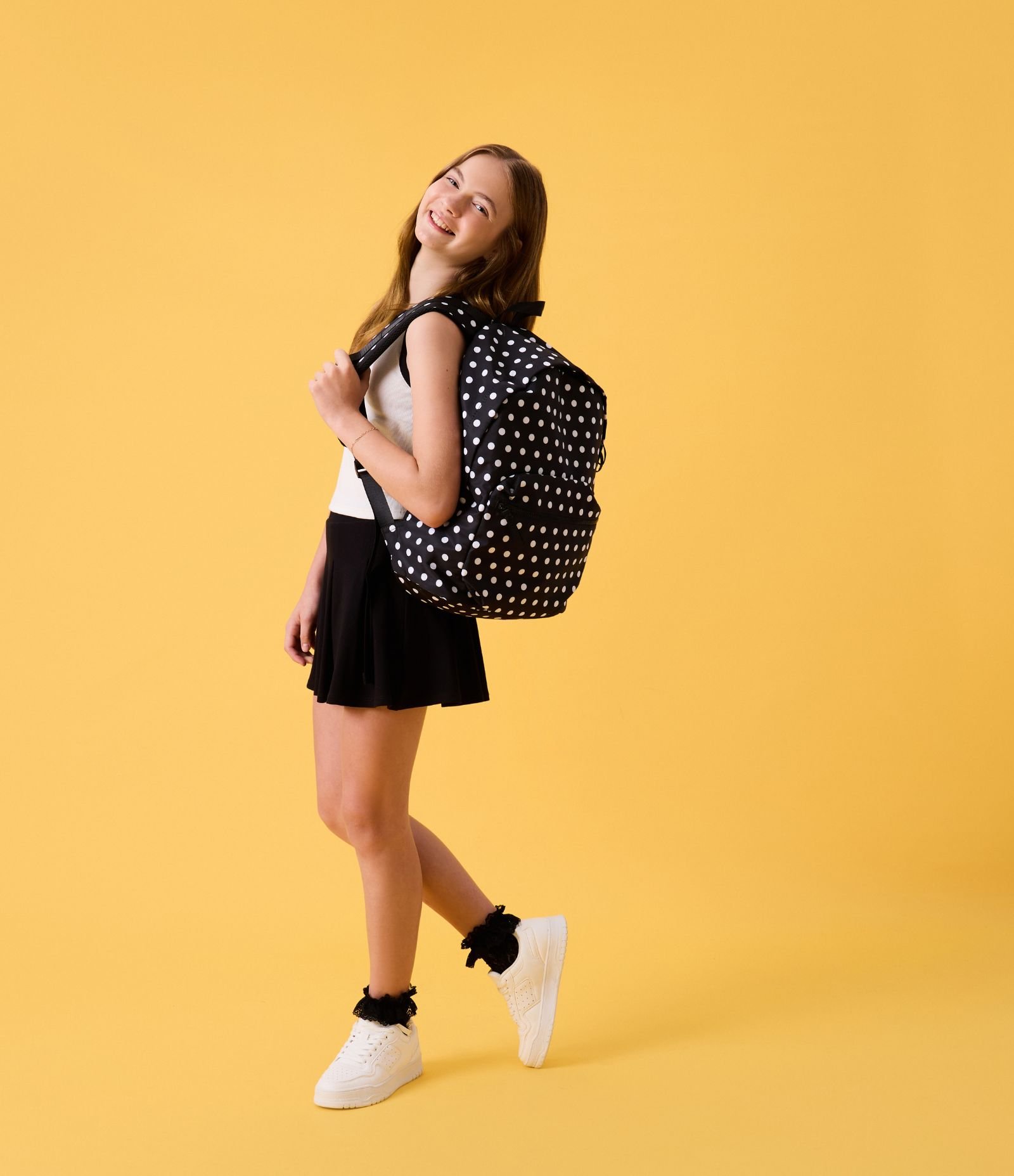 Mochila em PU com Estampa em Bolinhas com Bolsos Frontal e Lateral Preto 1