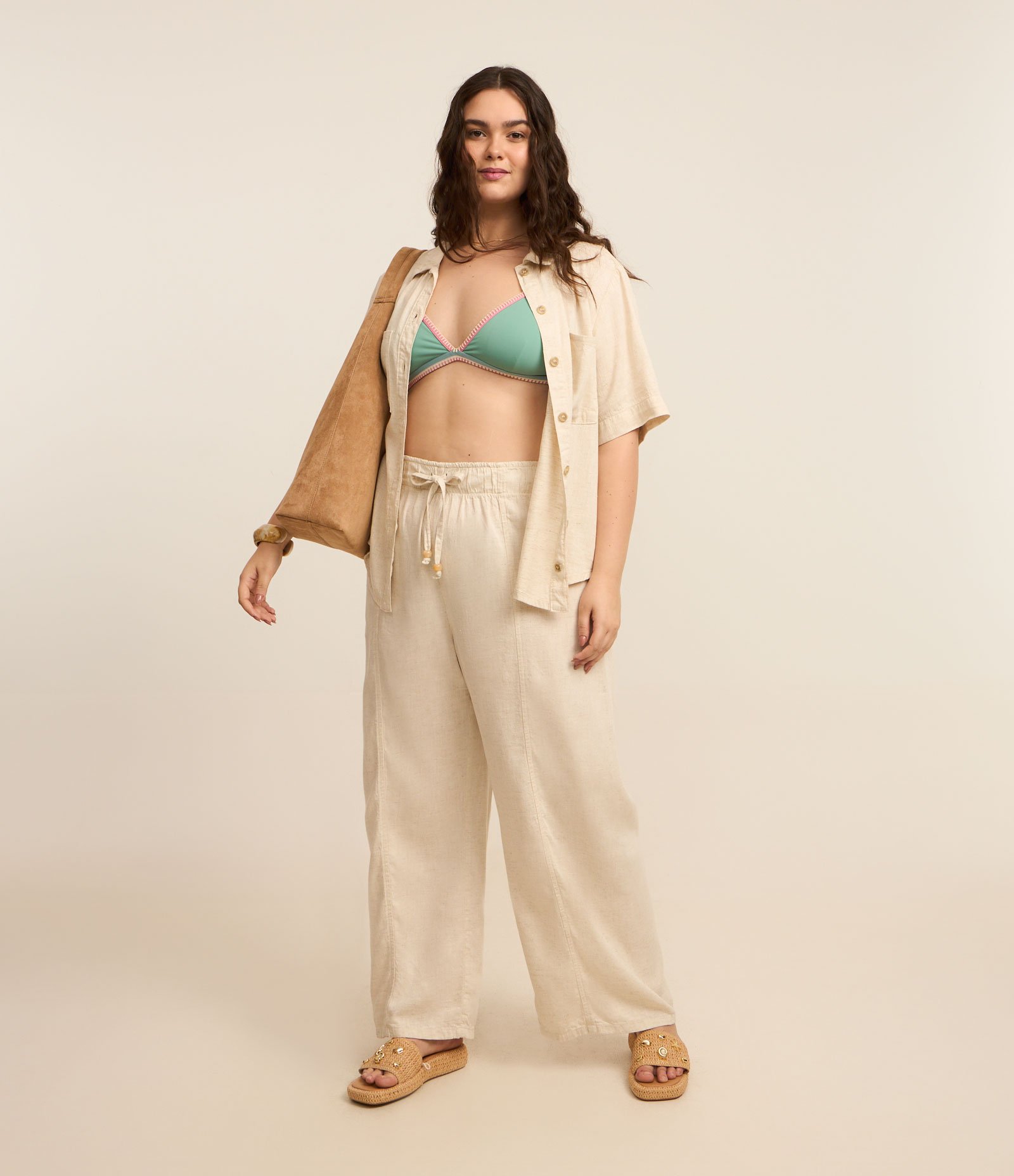 Camisa em Sarja com Bolsos Curve & Plus Size Off White 2