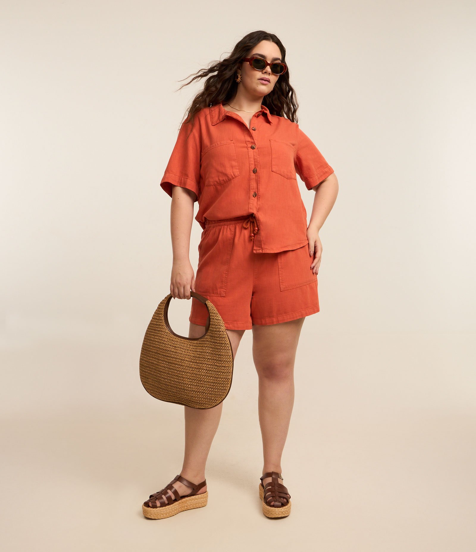 Camisa em Sarja com Bolsos Curve & Plus Size Telha 2