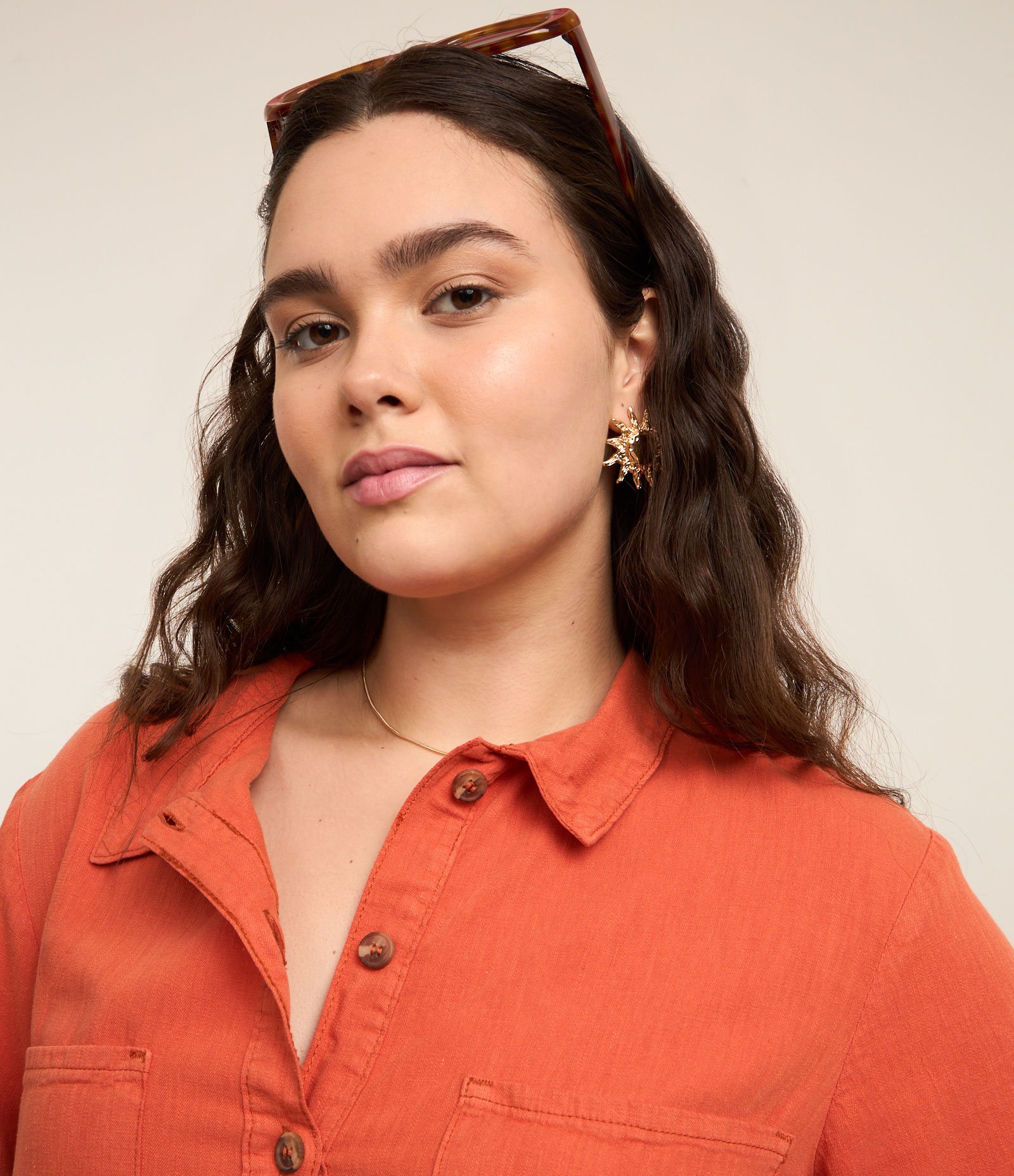 Camisa em Sarja com Bolsos Curve & Plus Size Telha 3