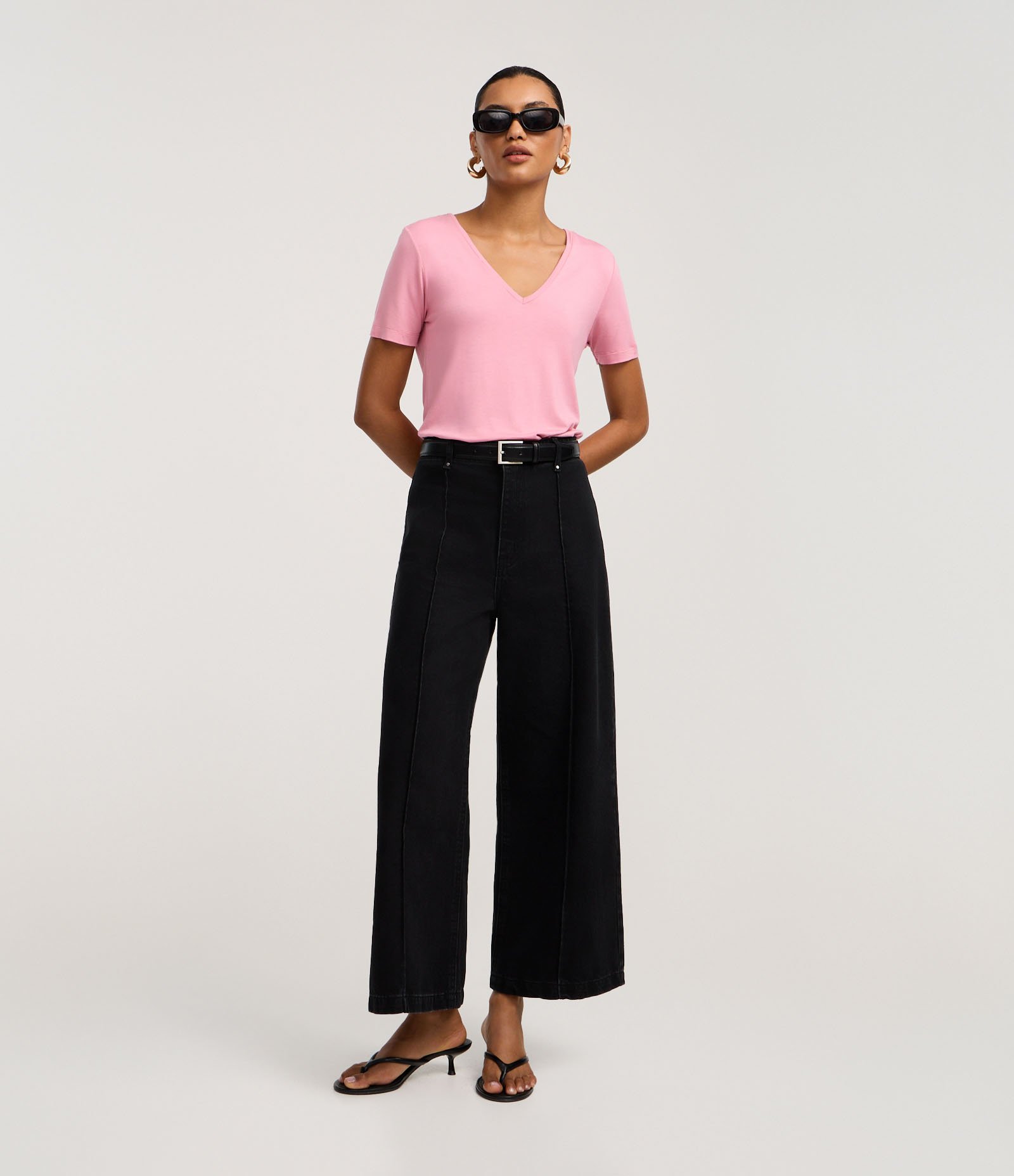 Blusa Básica em Viscose com Decote V Rosa Pastel 2