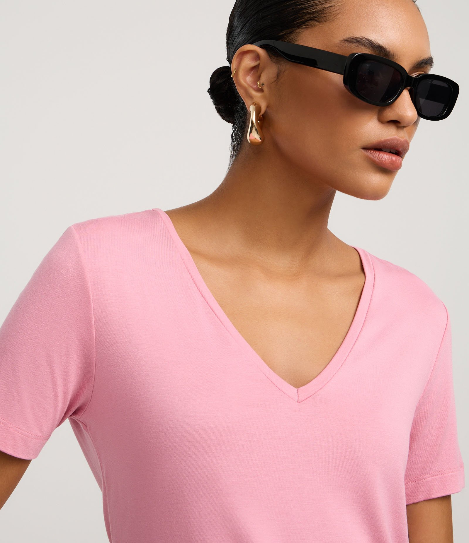 Blusa Básica em Viscose com Decote V Rosa Pastel 3