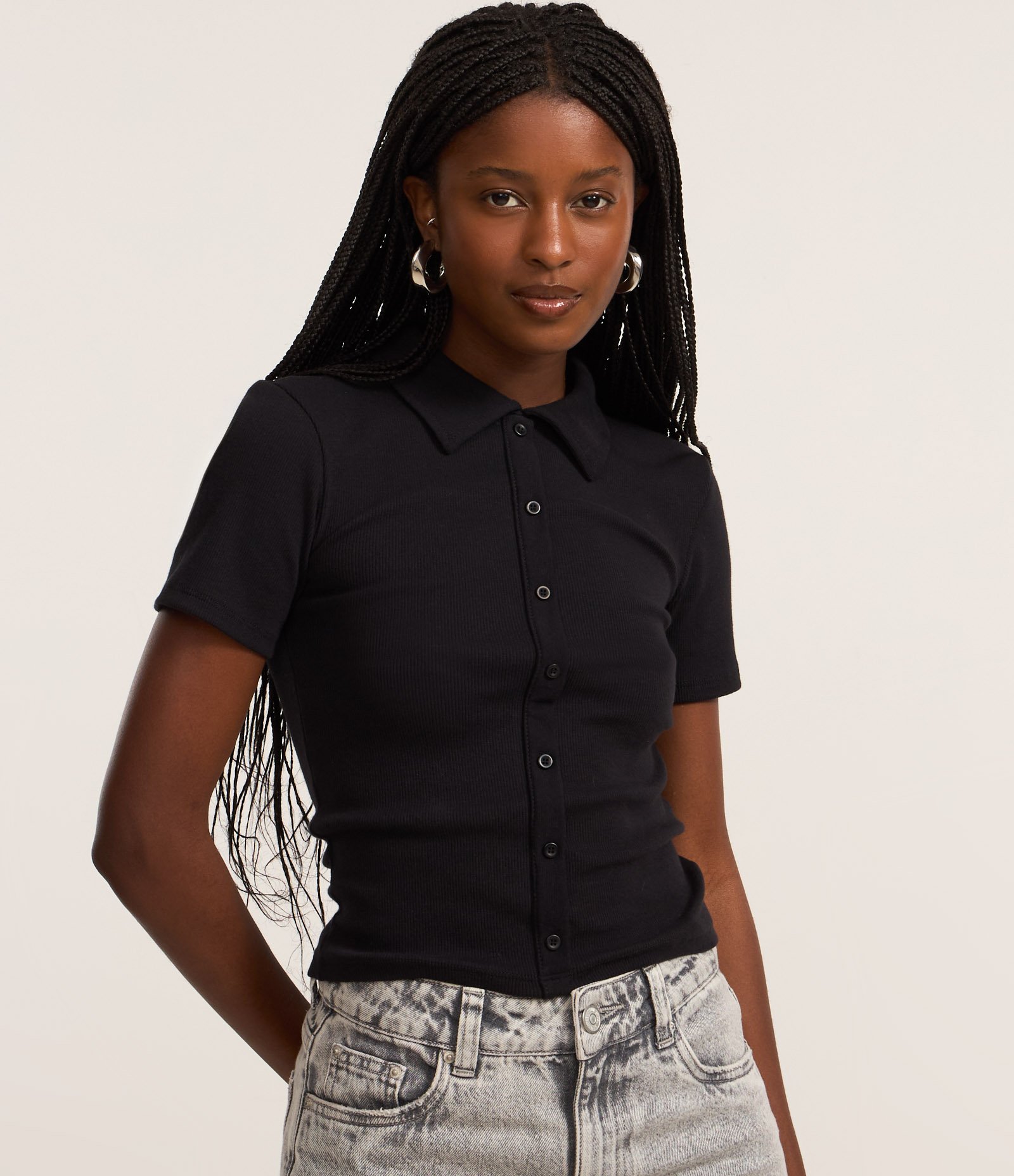 Blusa em Ribana com Gola Polo e Abotoamento Frontal Preto 1