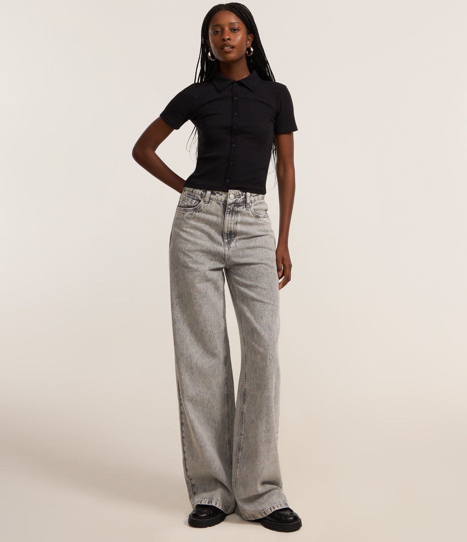 Blusa em Ribana com Gola Polo e Abotoamento Frontal Preto 2