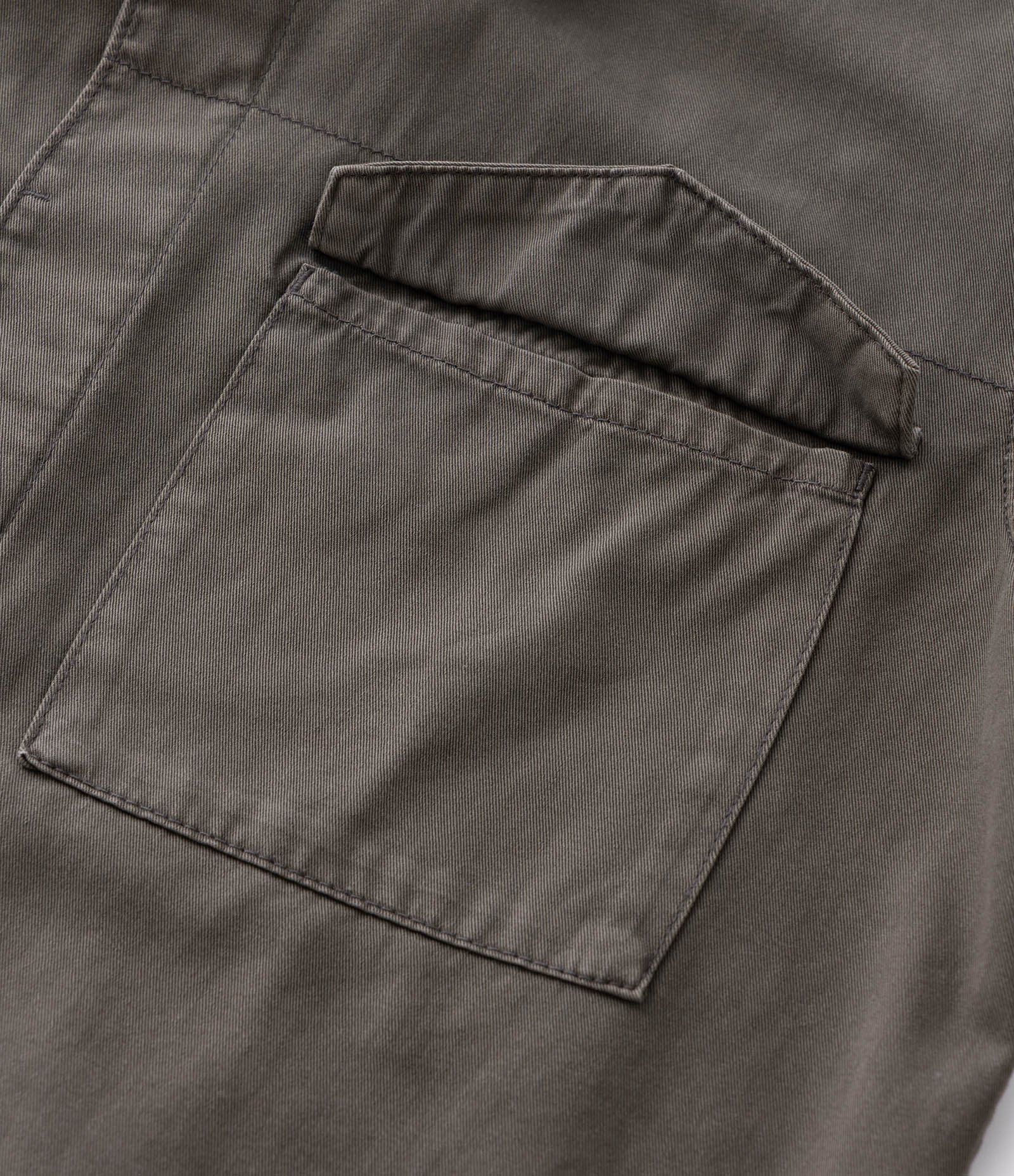 Camisa Overboxy em Sarja com Bolso Envelope Frontal Verde 7