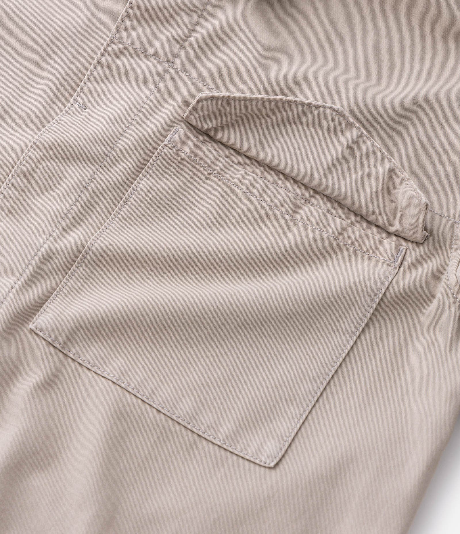 Camisa Overboxy em Sarja com Bolso Envelope Frontal Bege 6