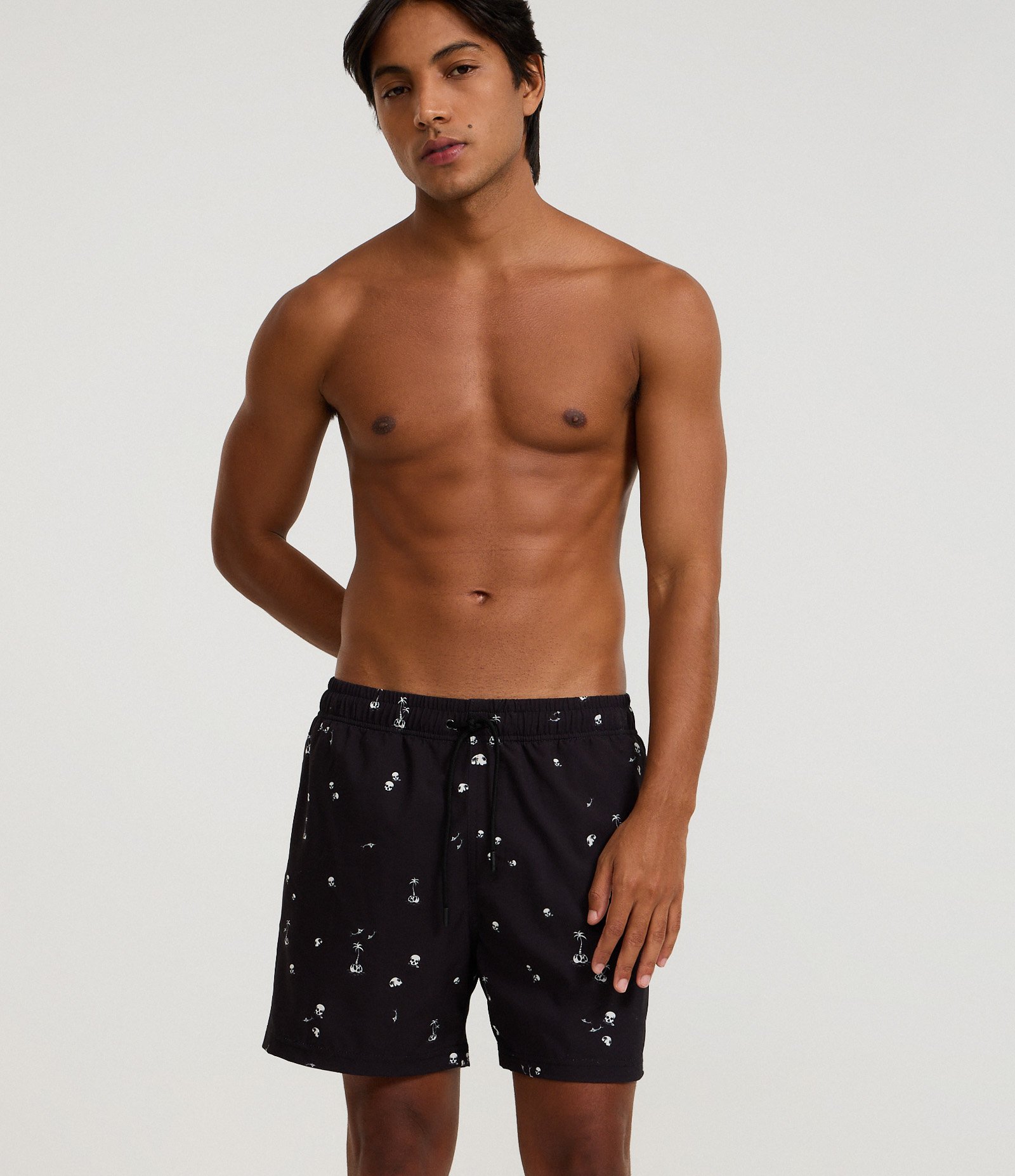 Bermuda em Microfibra com Estampa de Caveirinhas Preto 1