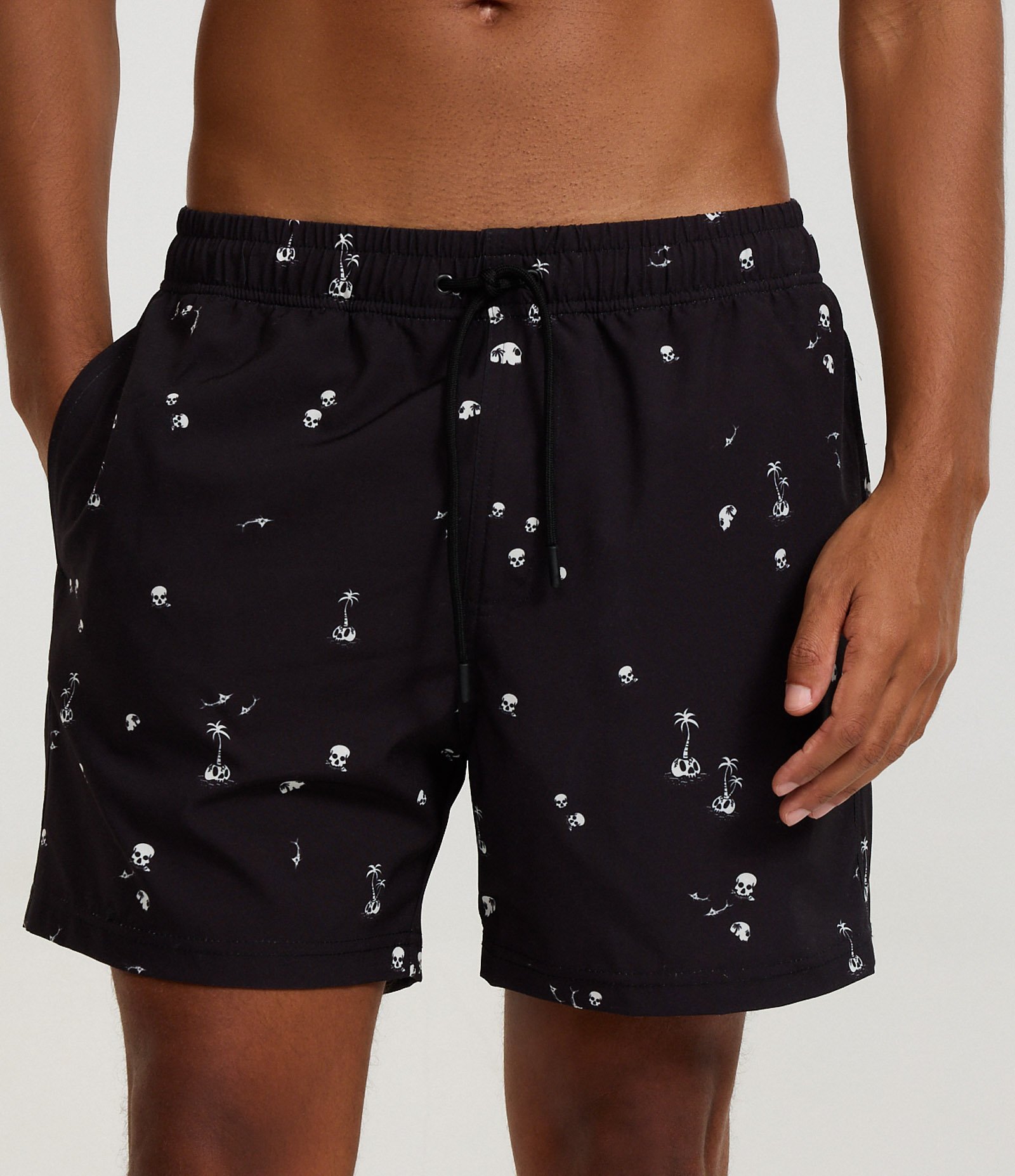 Bermuda em Microfibra com Estampa de Caveirinhas Preto 2