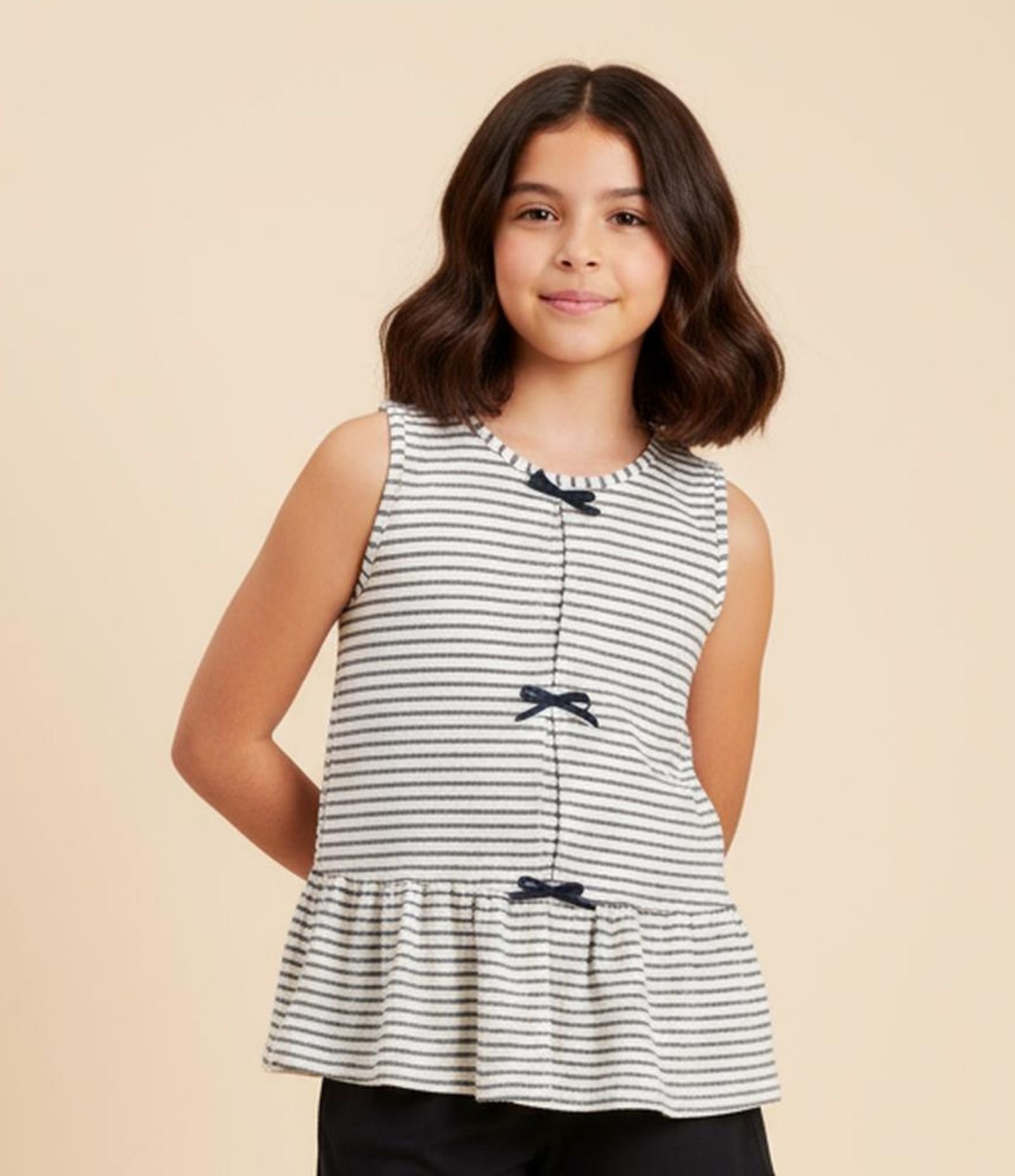 Blusa Infantil Slim em Moletinho com Estampa de Listras e Laços Aplicados - Tam 7 a 14 Anos Branco/Preto 1