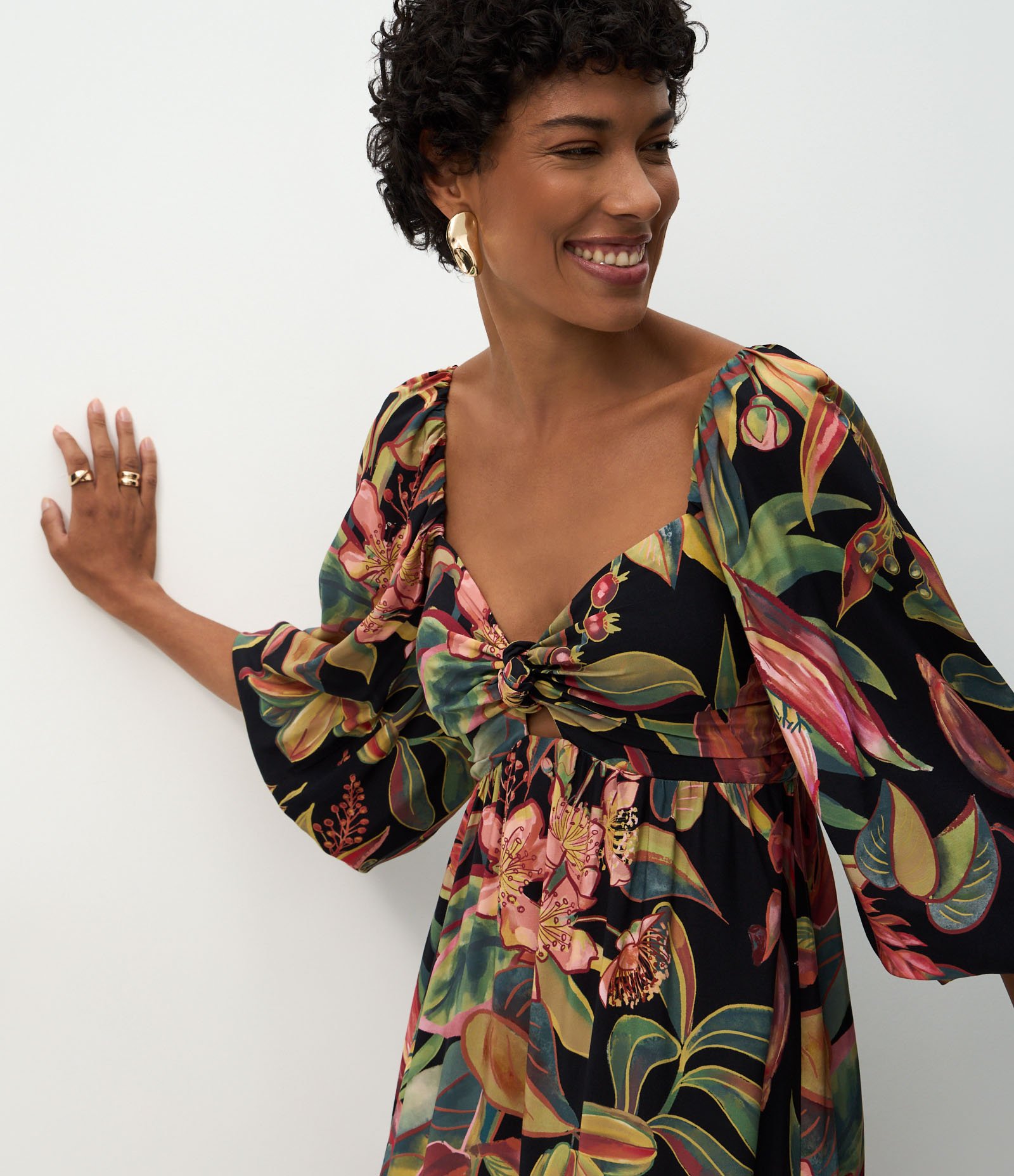 Vestido Midi em Viscose com Estampa de Folhagem Preto 3