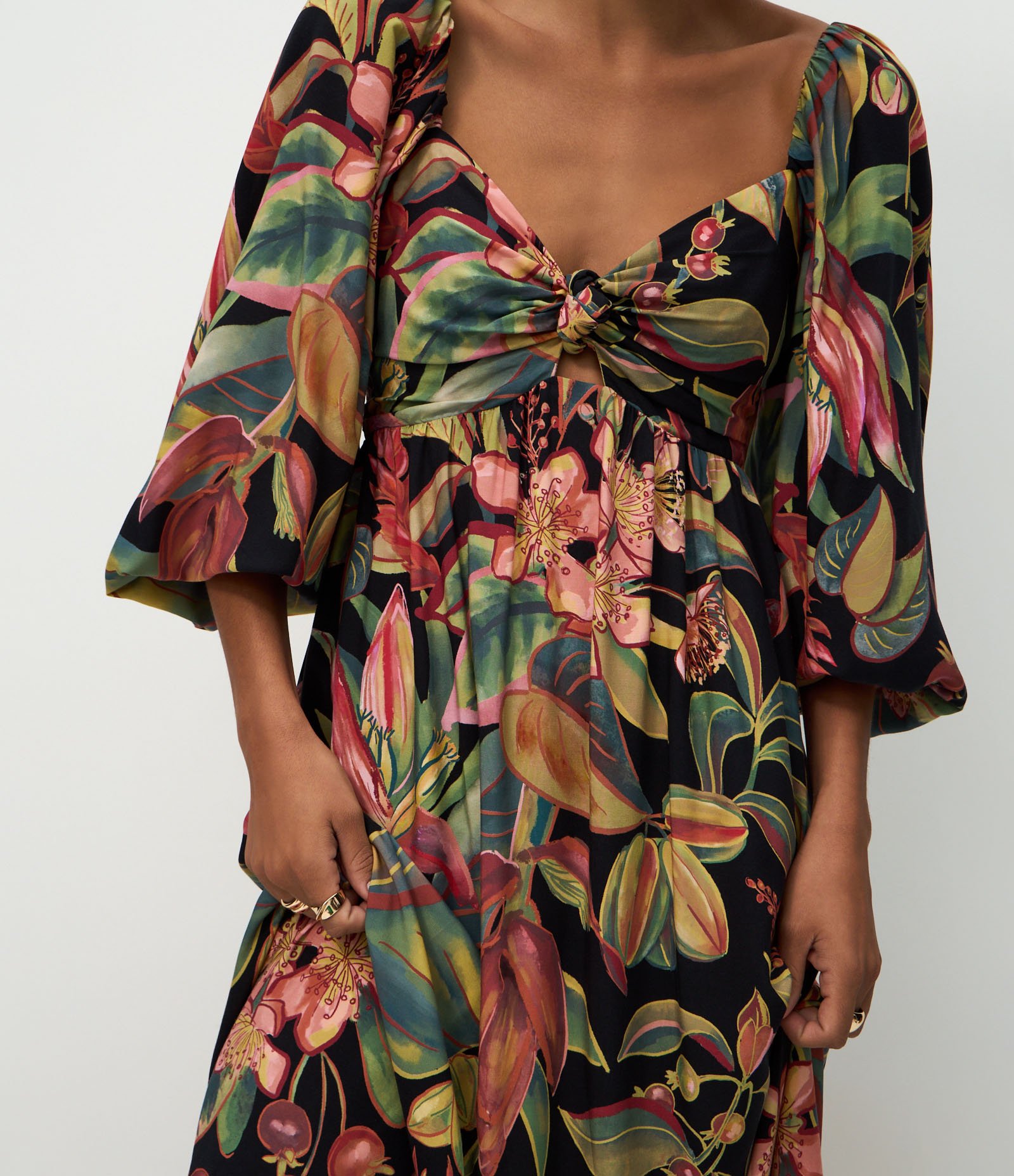 Vestido Midi em Viscose com Estampa de Folhagem Preto 4