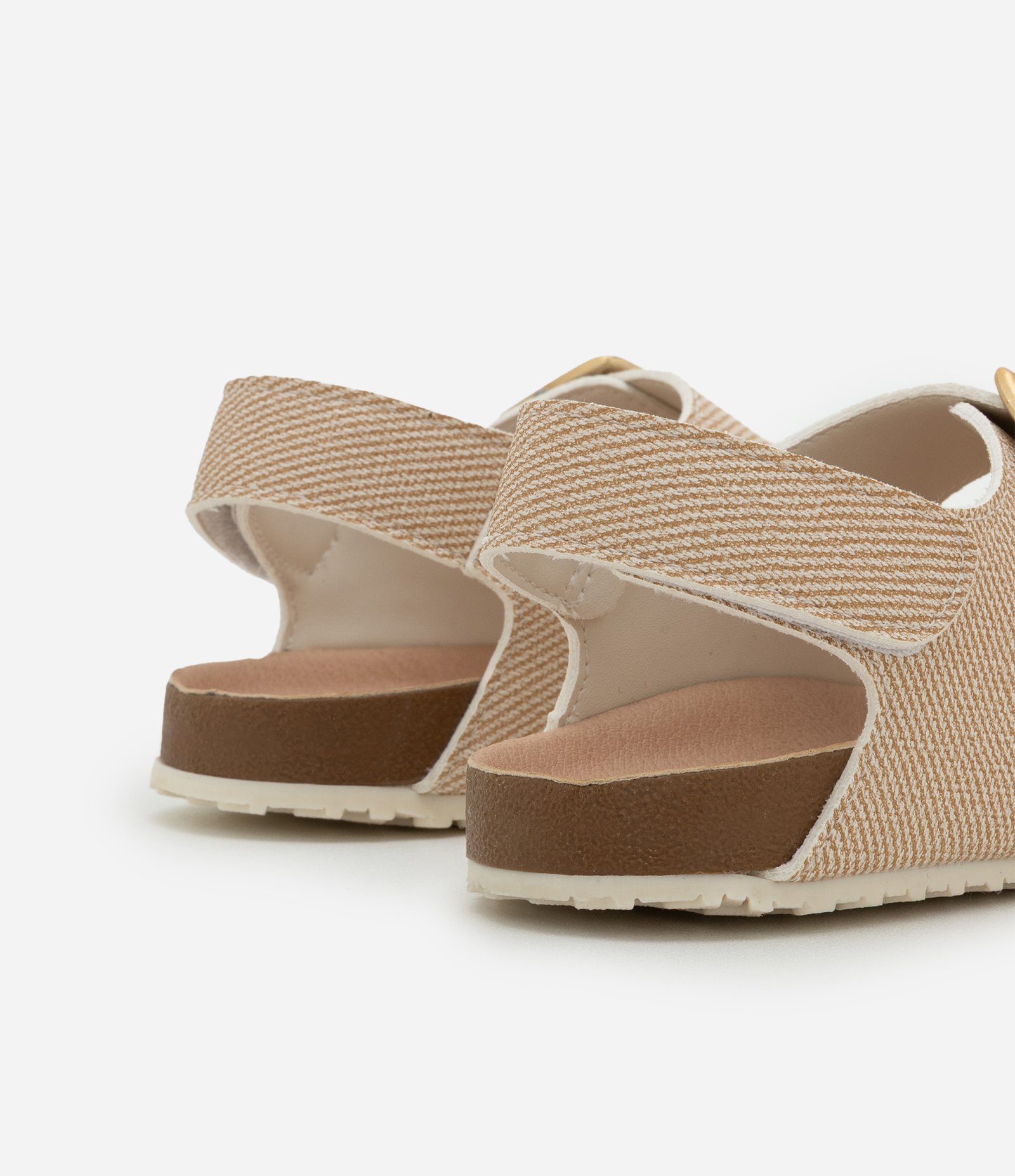 Sandália em PU Infantil com Fechamento por Velcro - Tam 28 ao 34 Bege 2