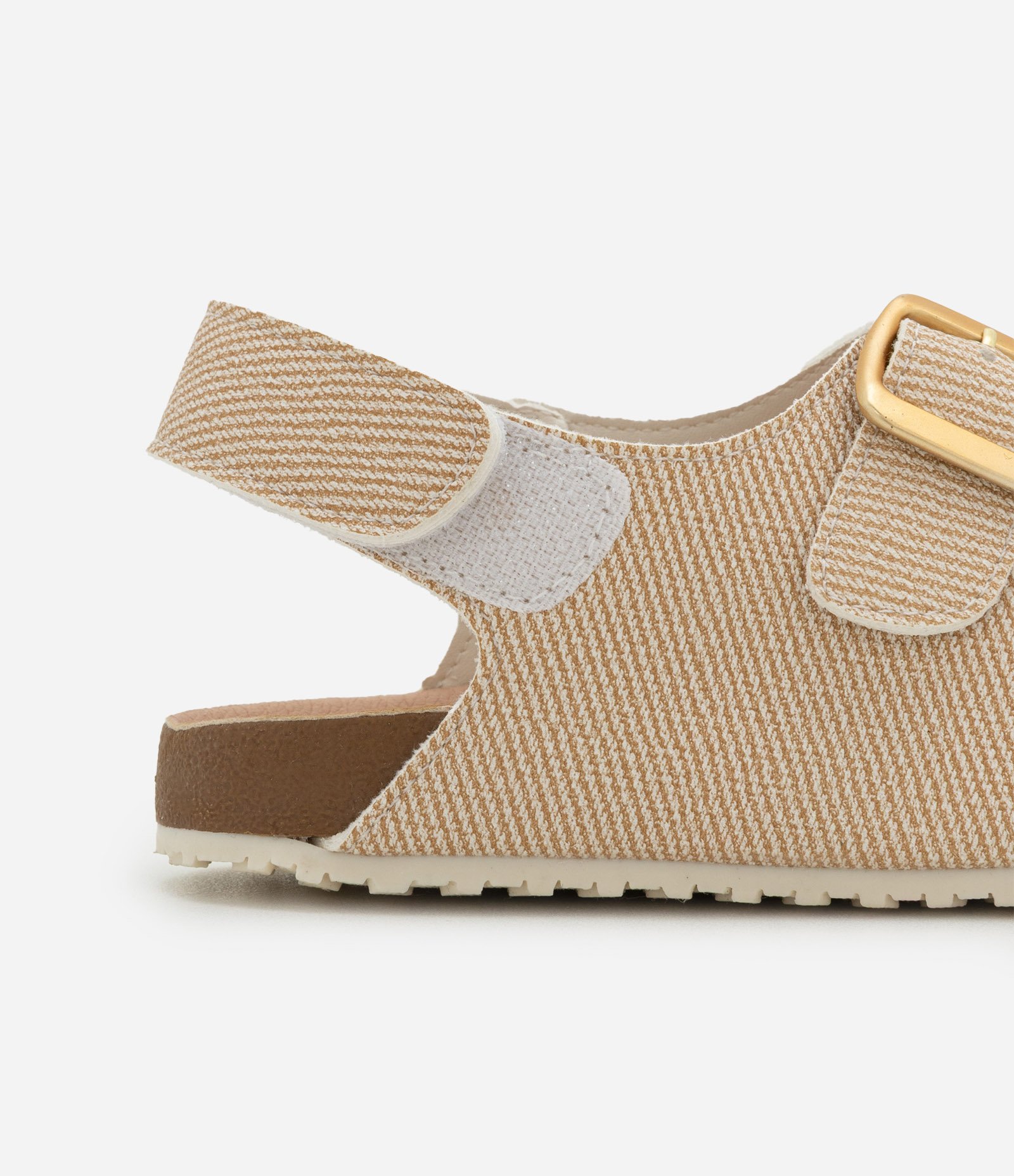 Sandália em PU Infantil com Fechamento por Velcro - Tam 28 ao 34 Bege 4