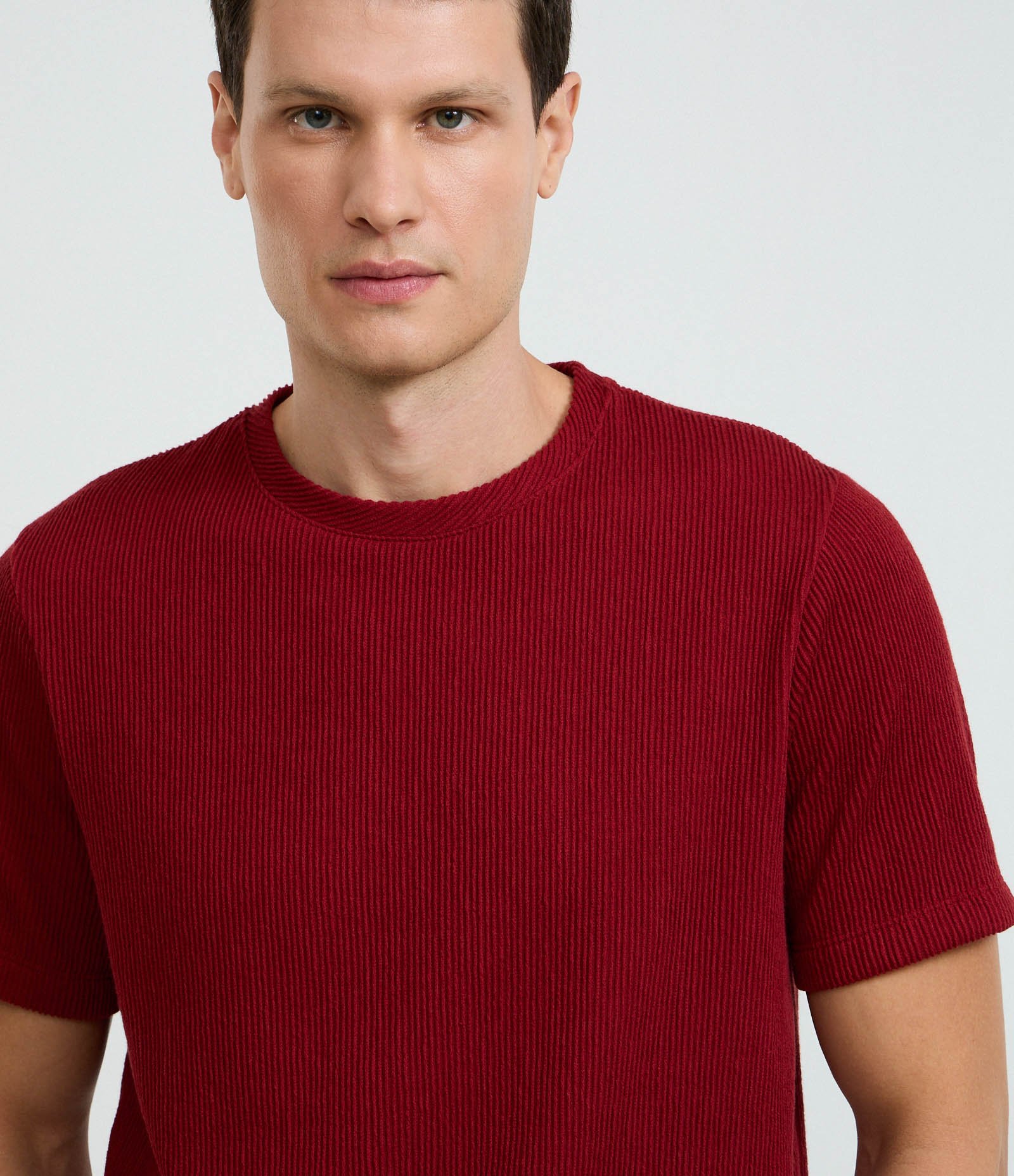 Camiseta Regular em Algodão Texturizado Vermelho 4