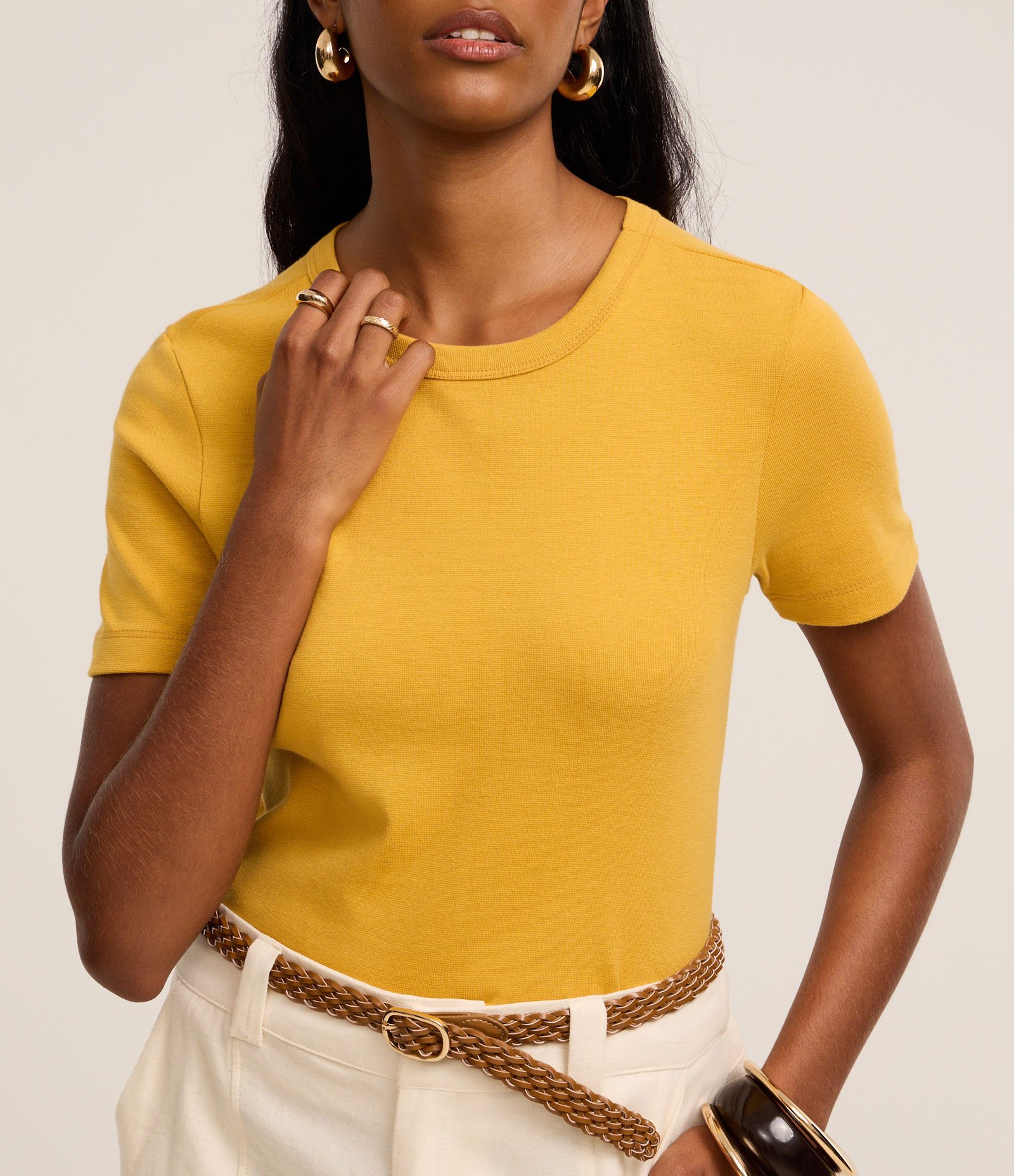 Blusa Básica Ajustada em Ribana com Gola Redonda Mostarda 4