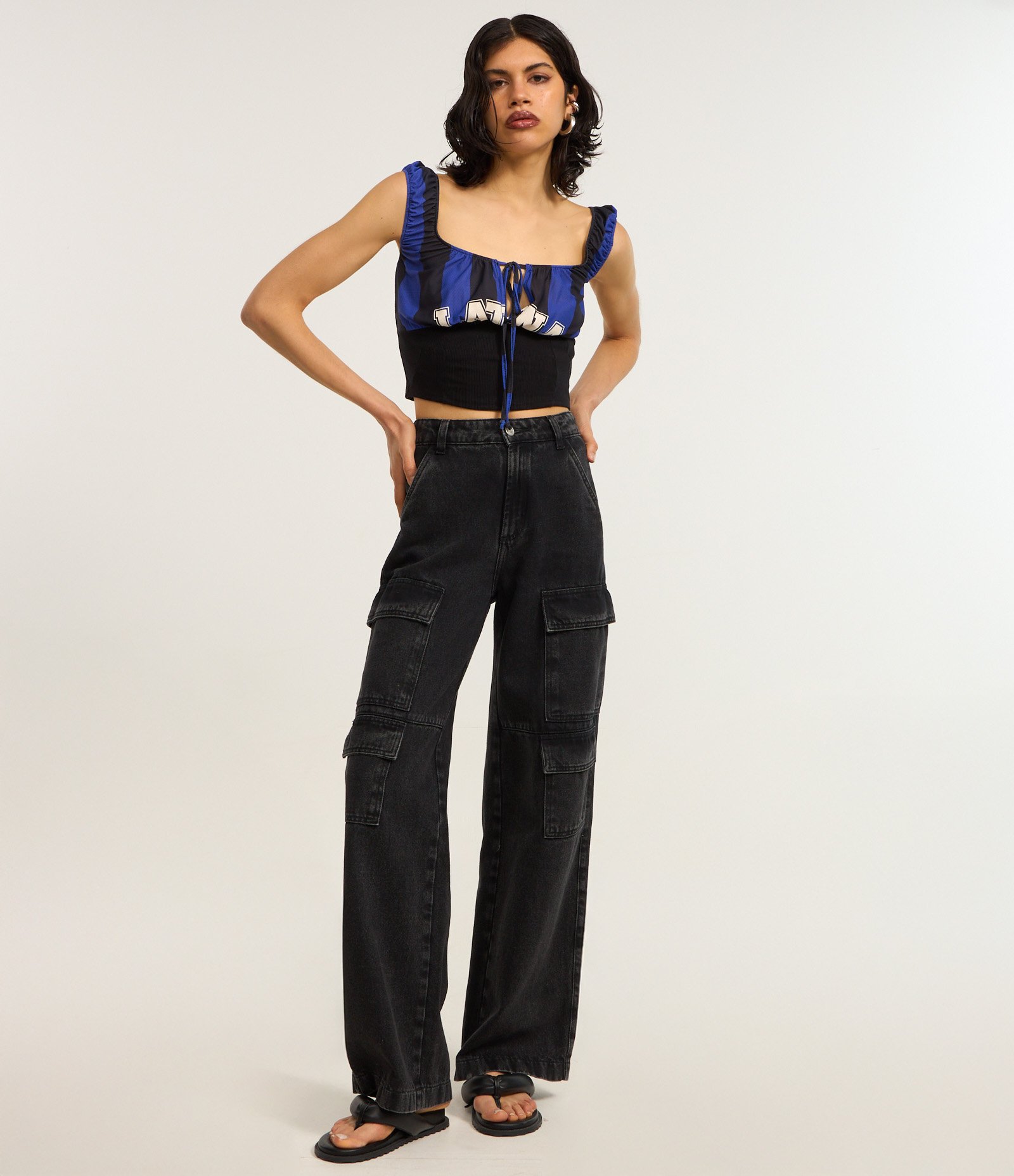 Blusa Corset Sportcore Listrada e Lettering Latina Preto/Azul 3