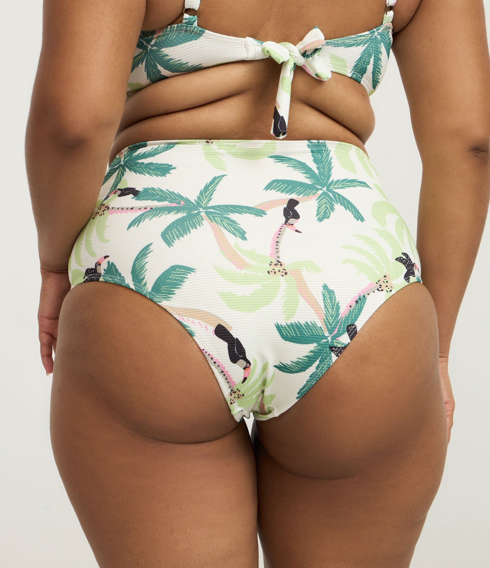Biquíni Calcinha Hot Pant com Estampa Tropical Curve & Plus Size Off White 5